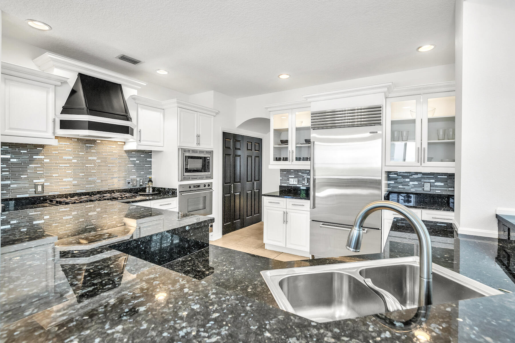 AVALON BEACH ESTATES - Residential