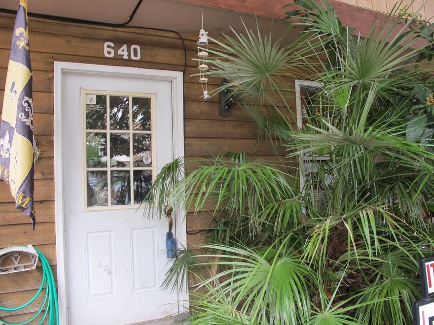 Roll up your sleeves and bring your paint brush! This spacious central Destin townhome at tempting price is your opportunity! Two bedrooms, 2.5 baths and fenced back yard. Close to Destin harbor and all its festivities! Needs sprucing up, cosmetics and TLC to make it yours. (Chandelier does not stay).