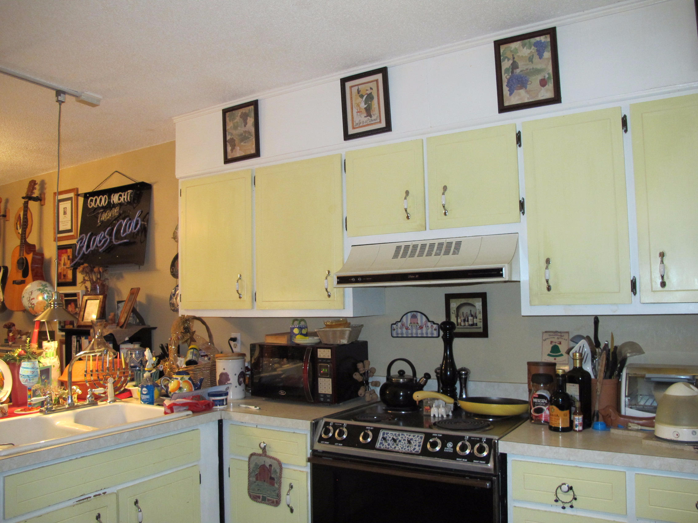 SANDALWOOD MANOR 1ST ADDN - Residential