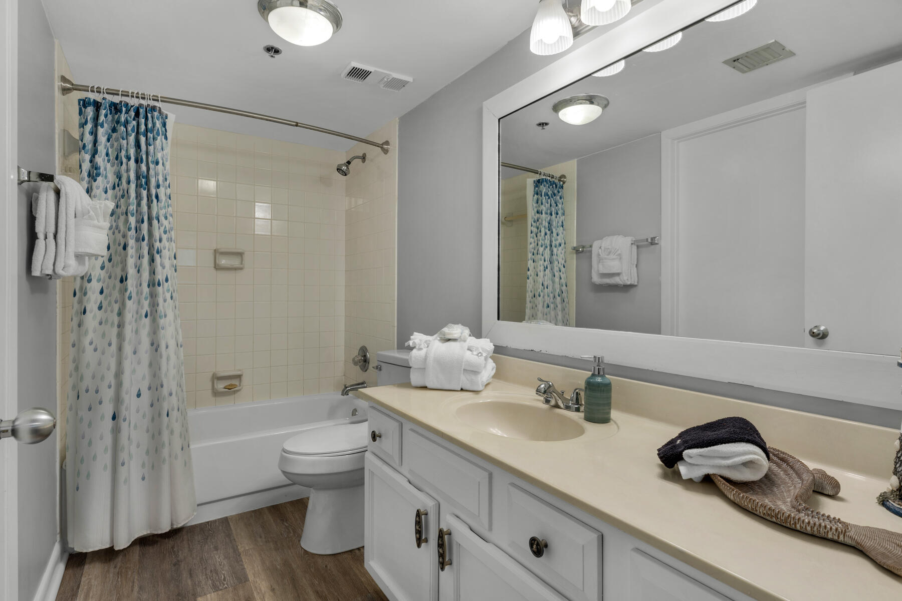 SEA OATS CONDO - Residential Lease