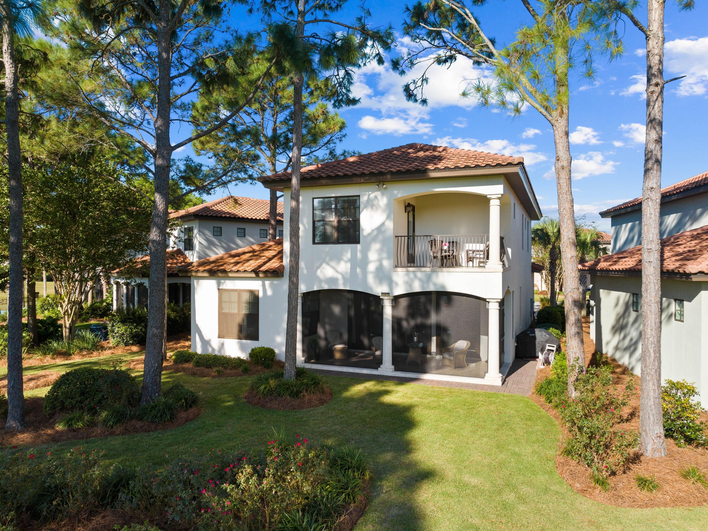 VILLA LAGO - Residential