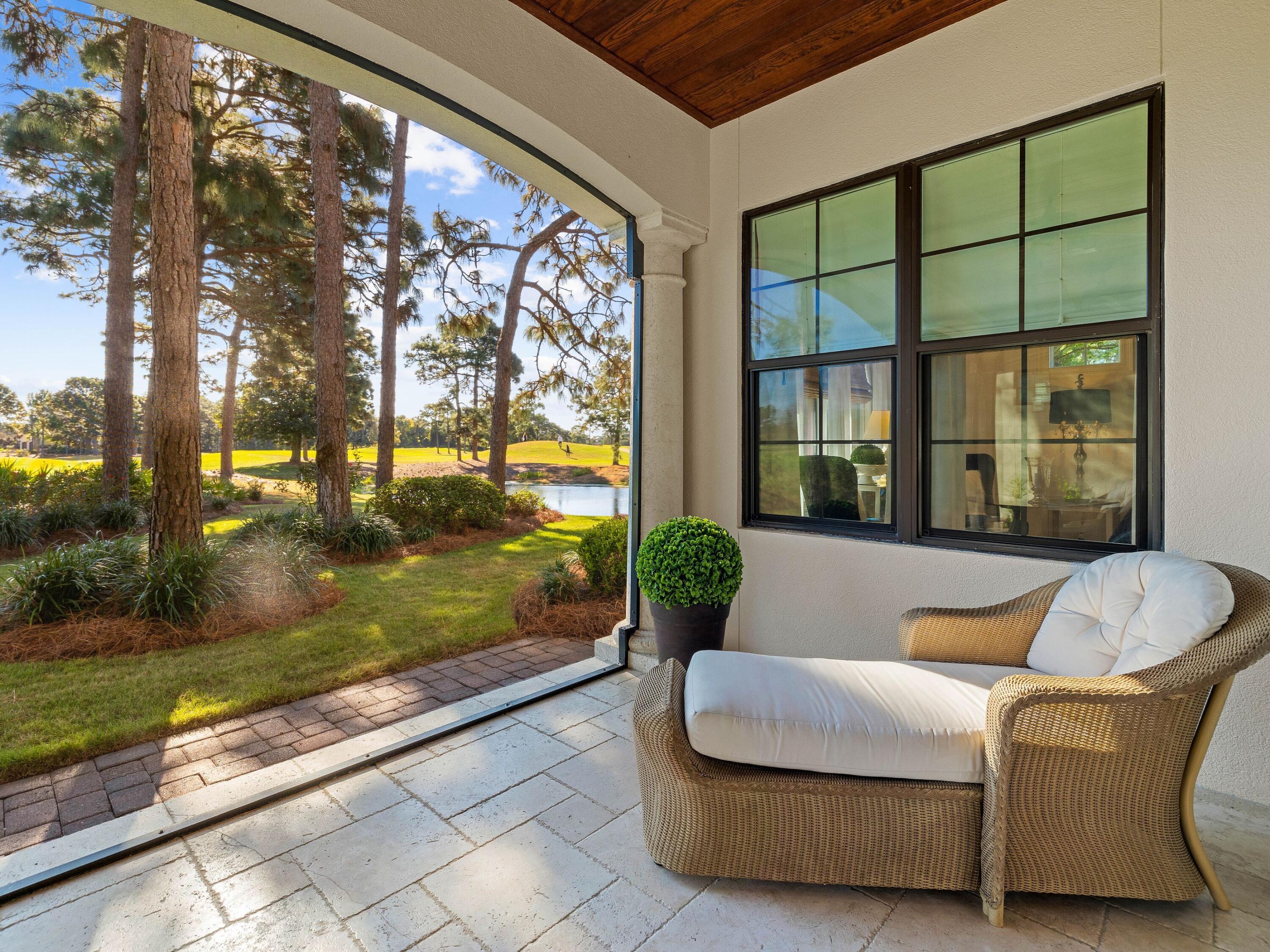 VILLA LAGO - Residential