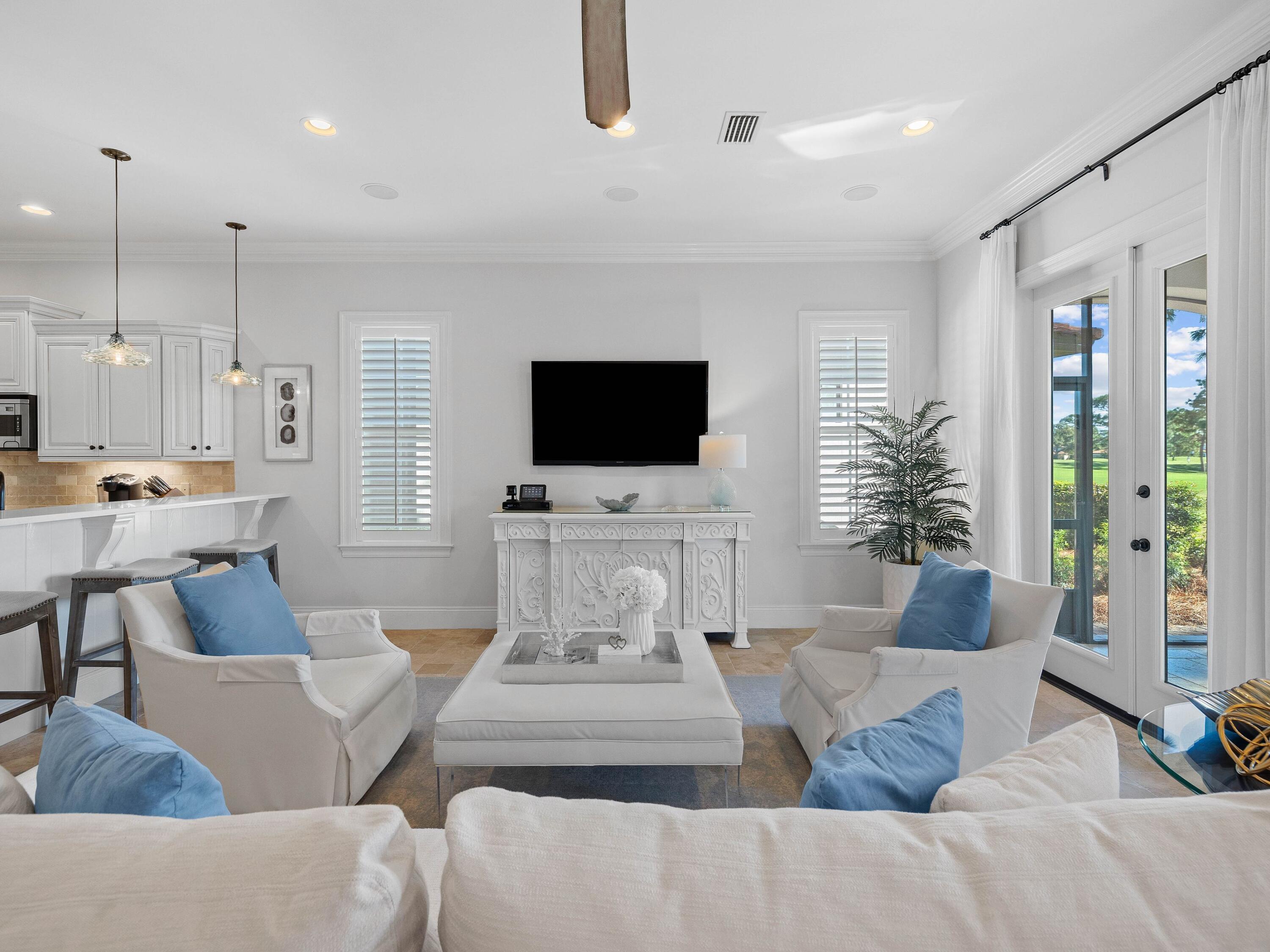 VILLA LAGO - Residential