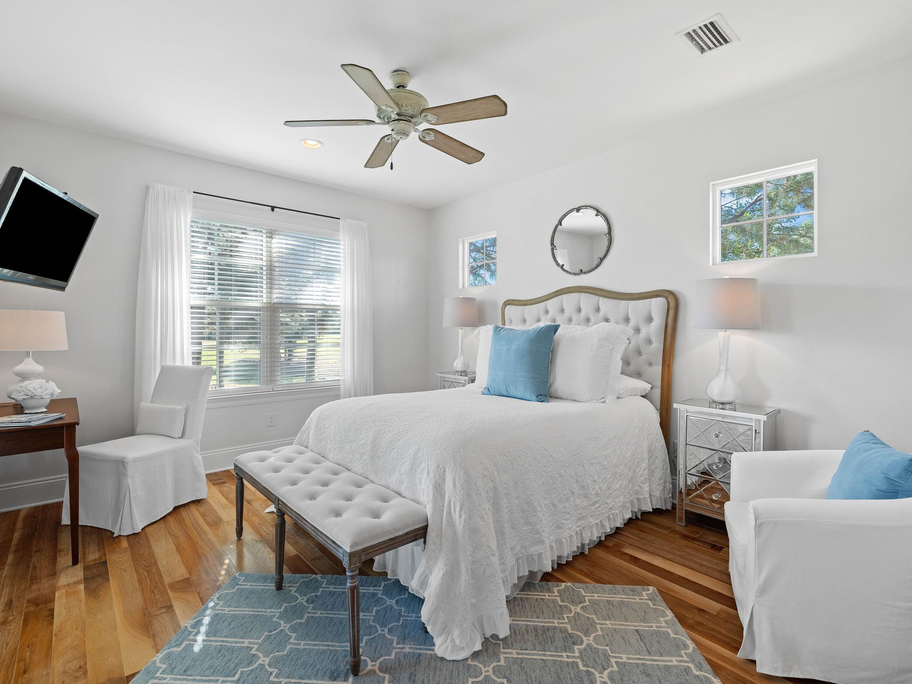 VILLA LAGO - Residential