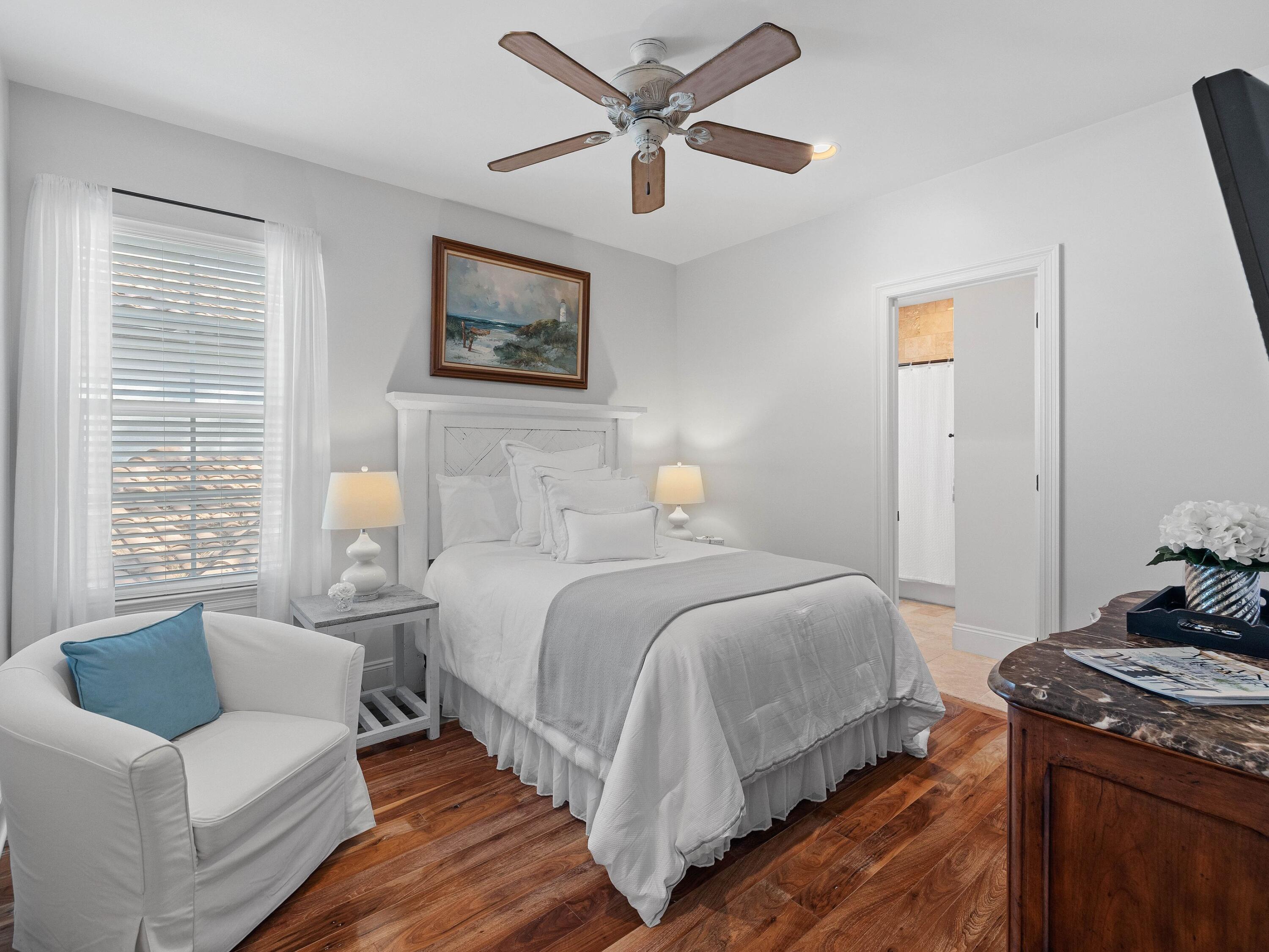 VILLA LAGO - Residential