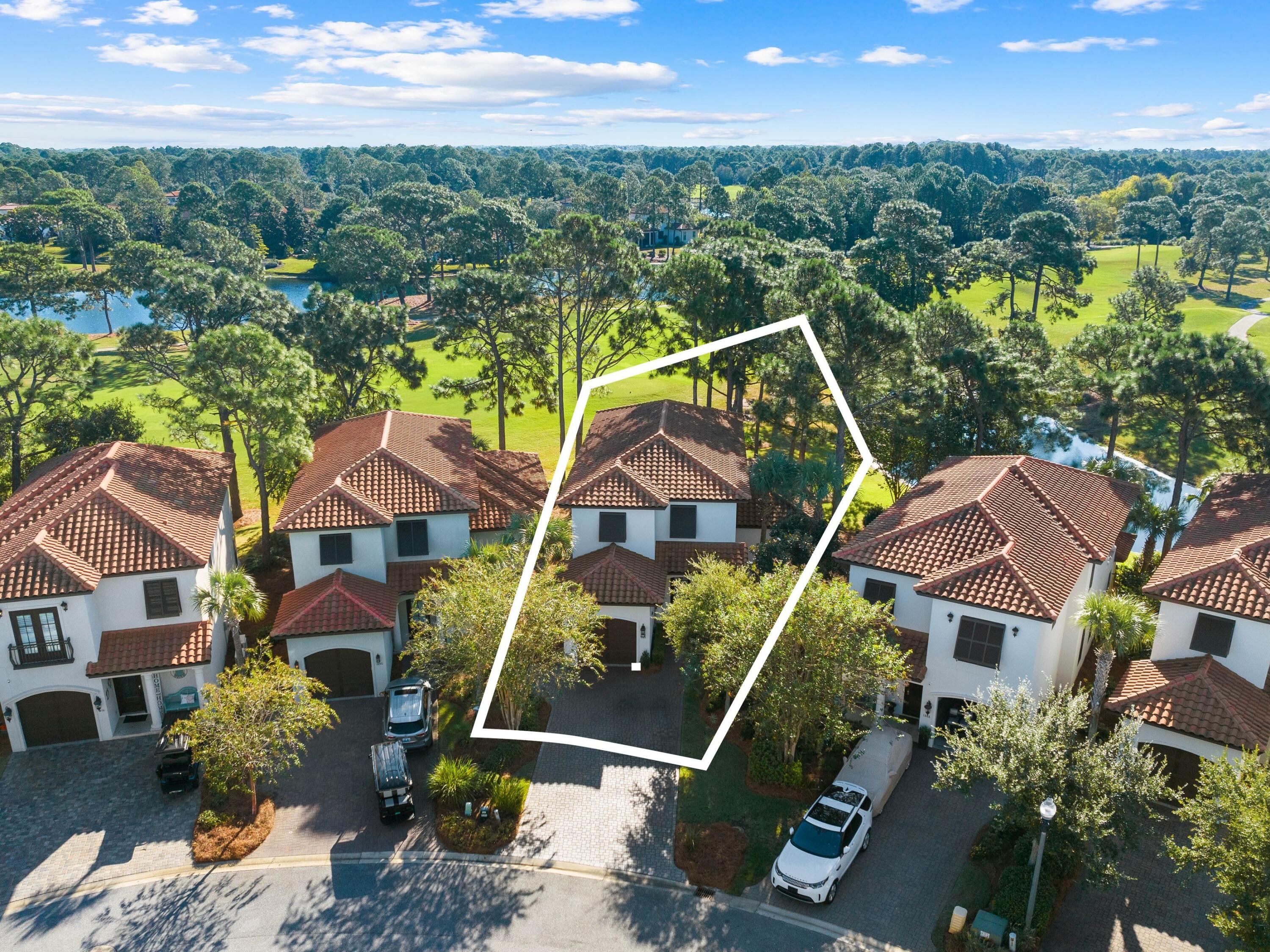 VILLA LAGO - Residential