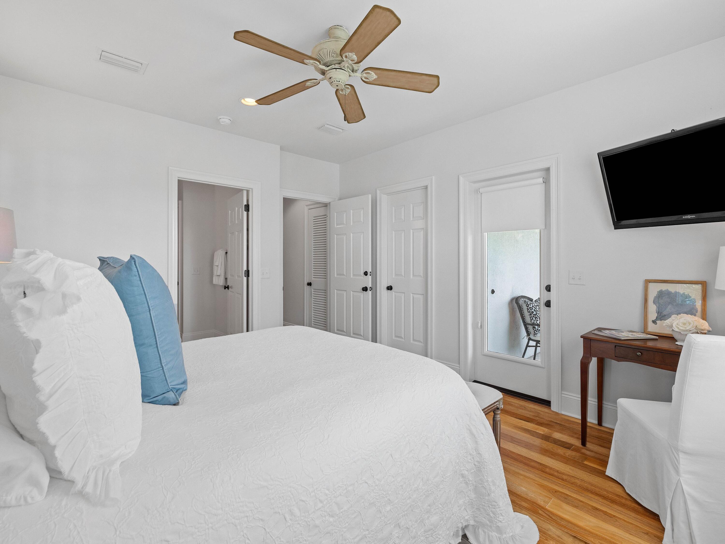 VILLA LAGO - Residential