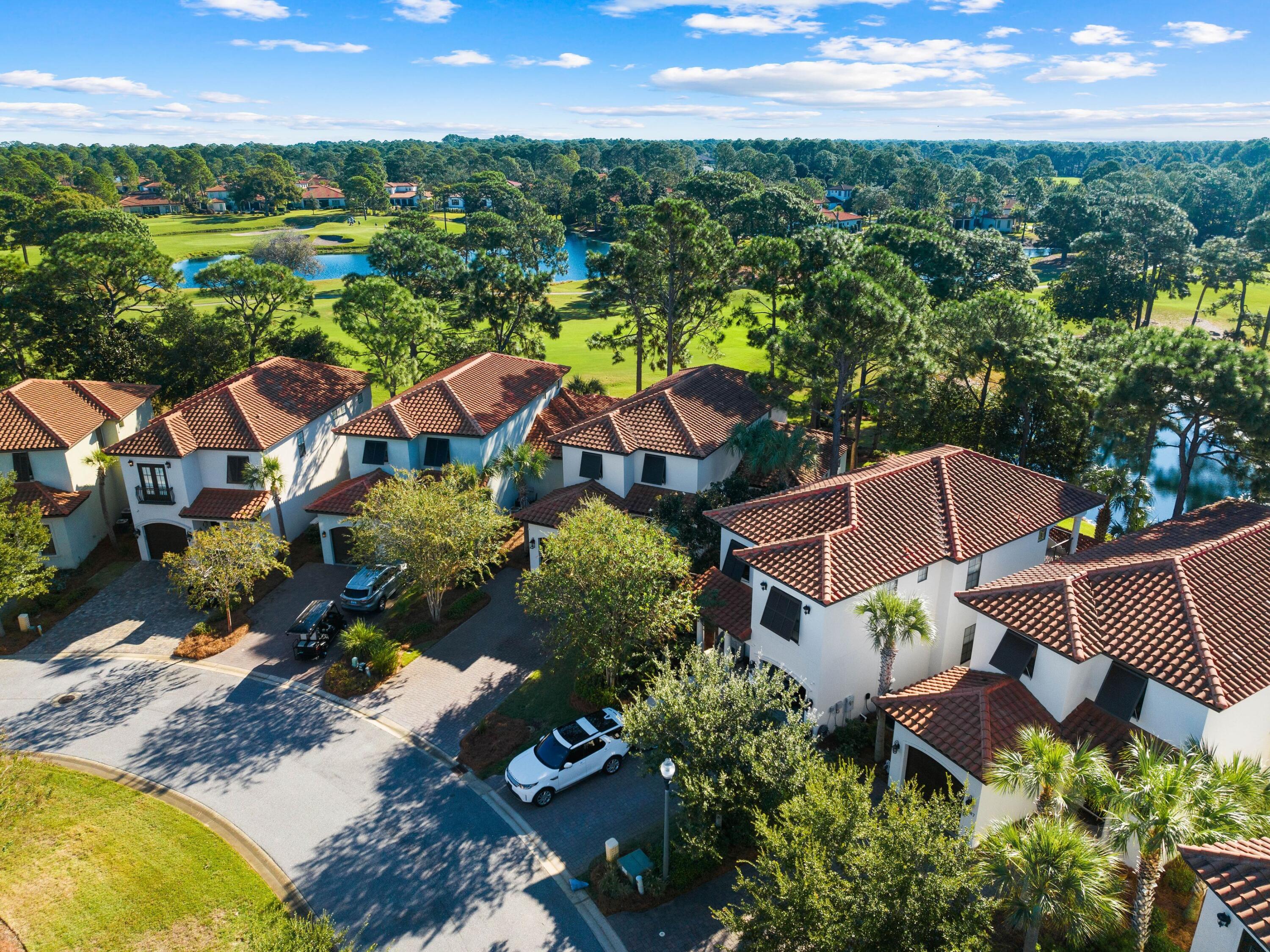 VILLA LAGO - Residential