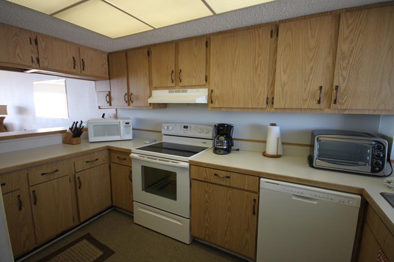 EL MATADOR CONDO - Residential