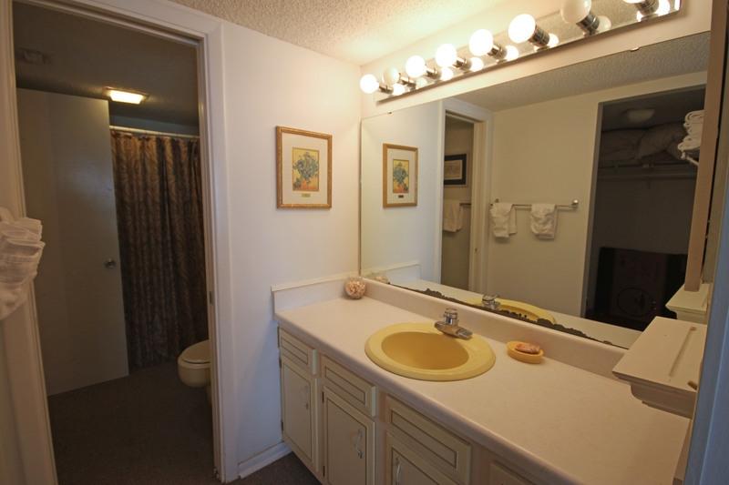 EL MATADOR CONDO - Residential