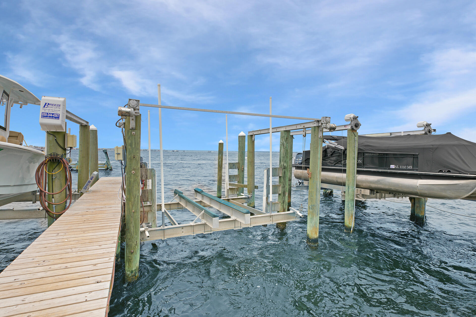 SIDES MORENO POINT WEST - Residential