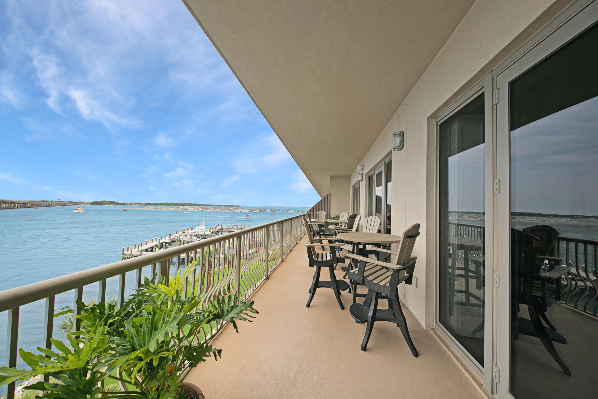 SIDES MORENO POINT WEST - Residential