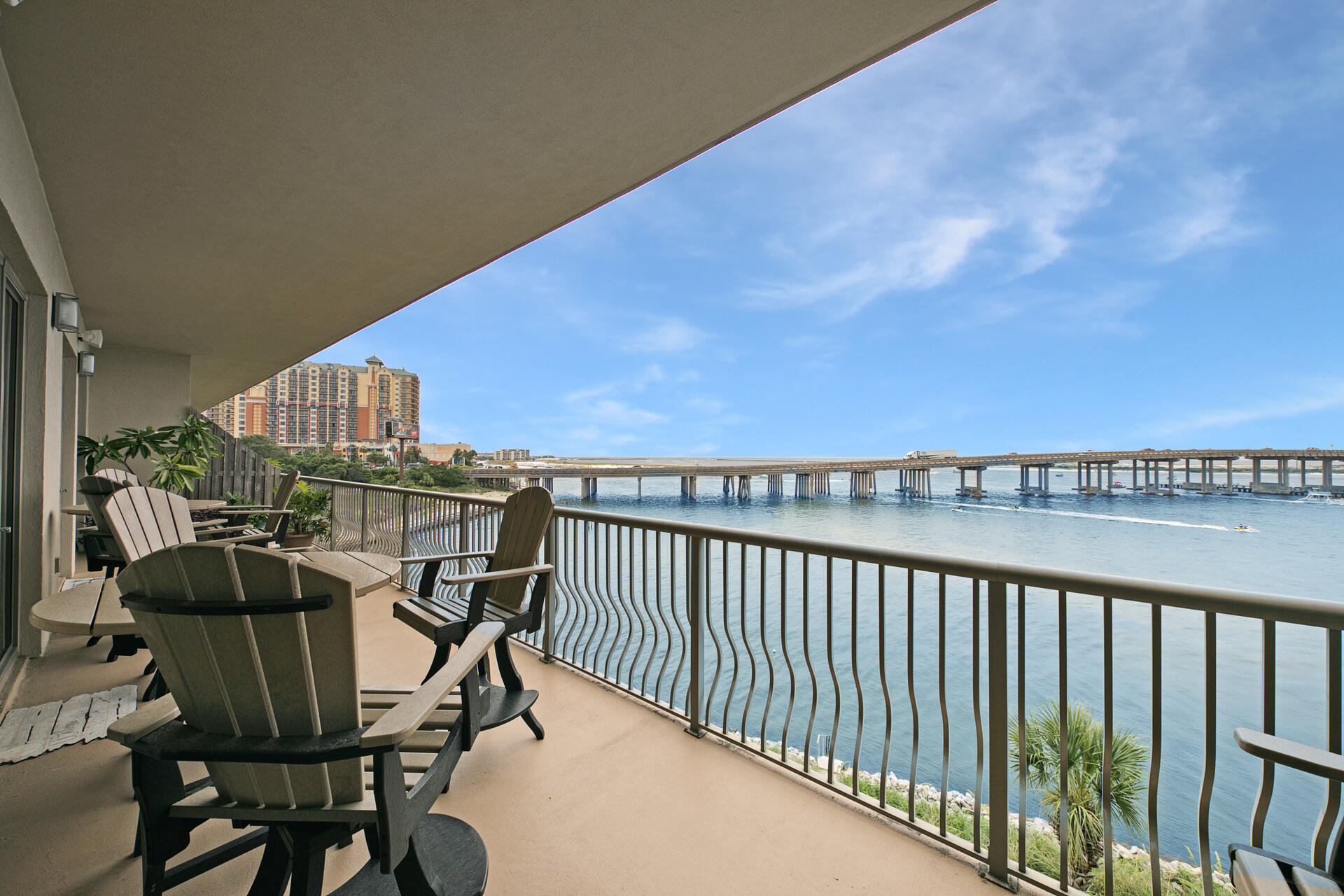 SIDES MORENO POINT WEST - Residential