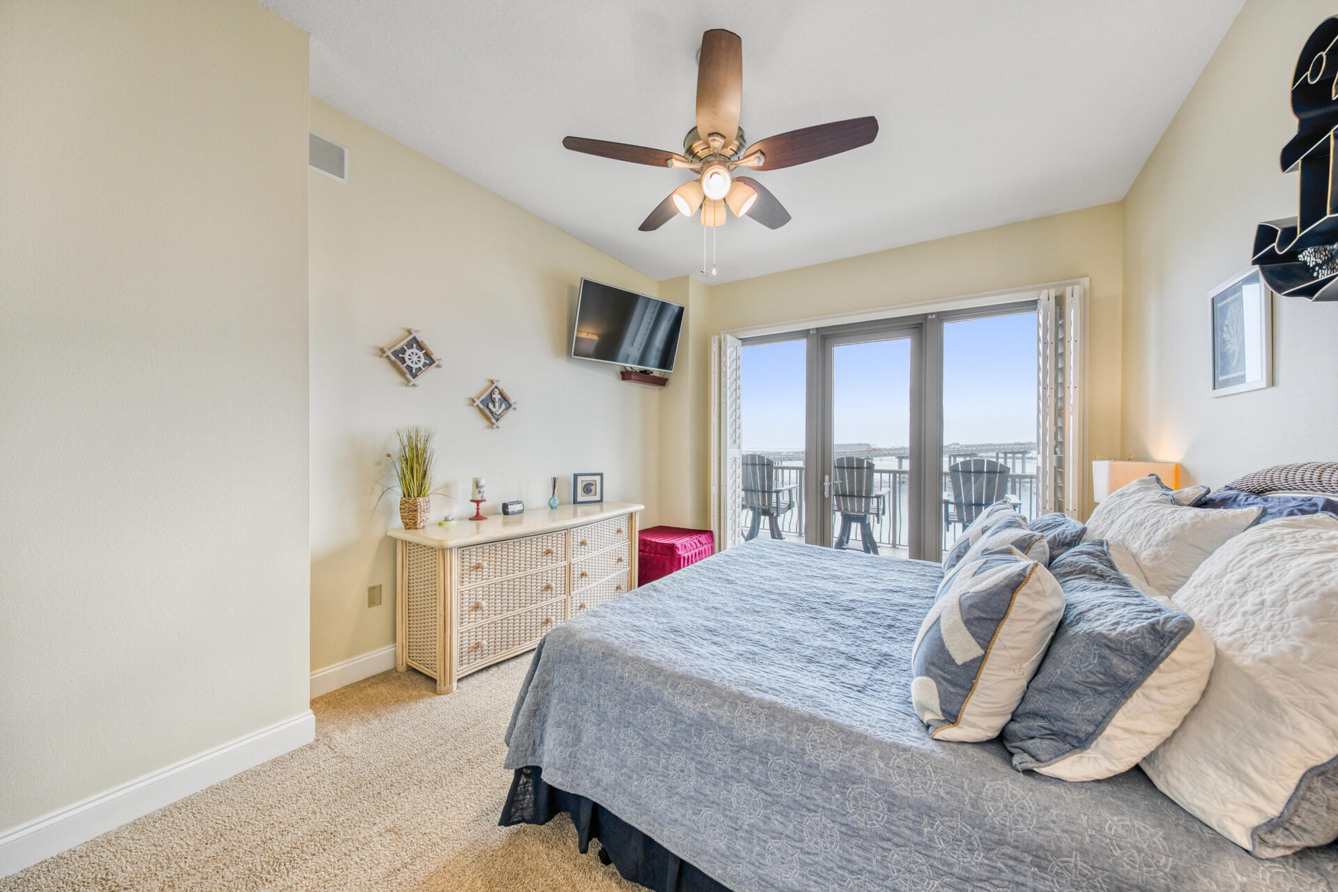 SIDES MORENO POINT WEST - Residential