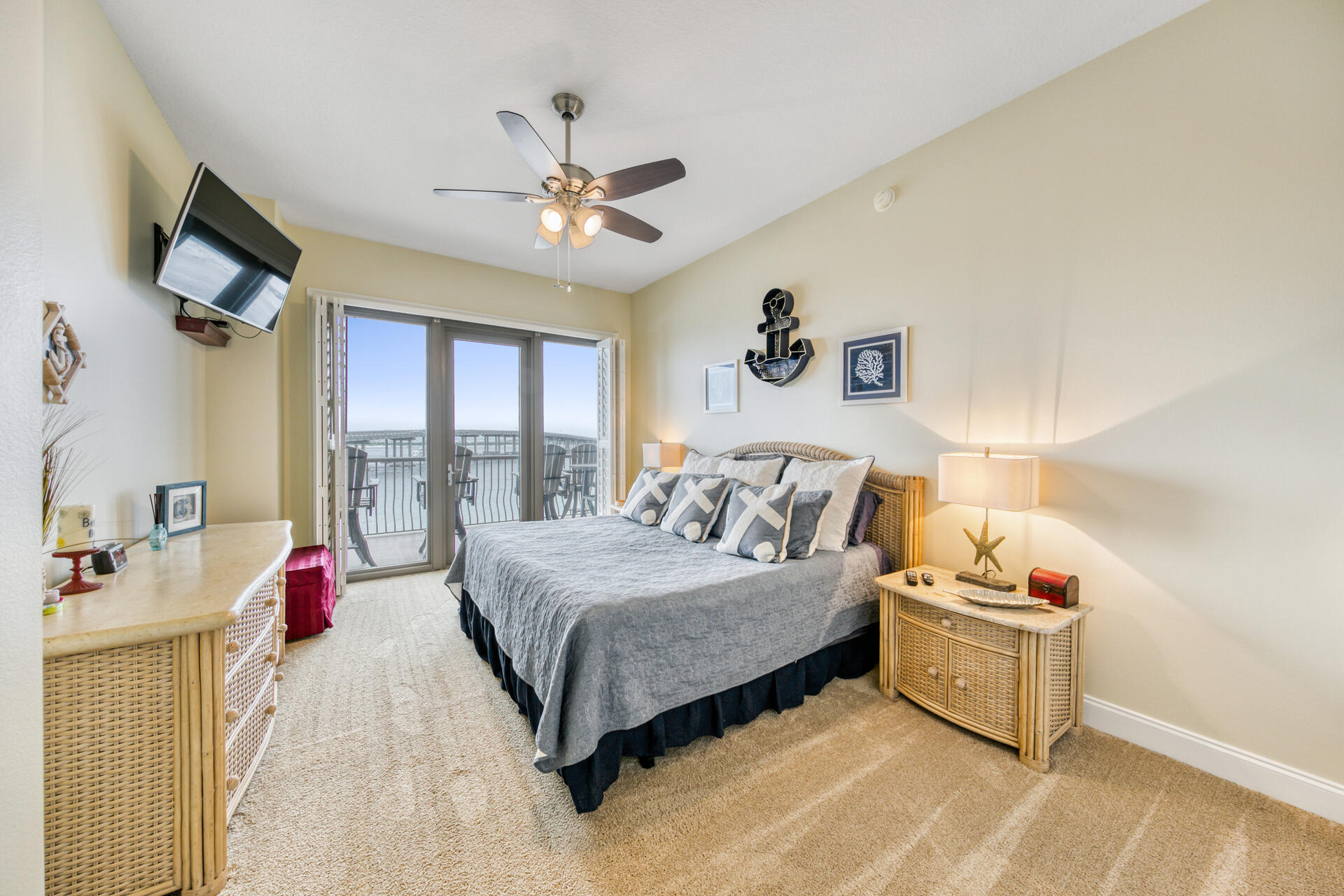 SIDES MORENO POINT WEST - Residential