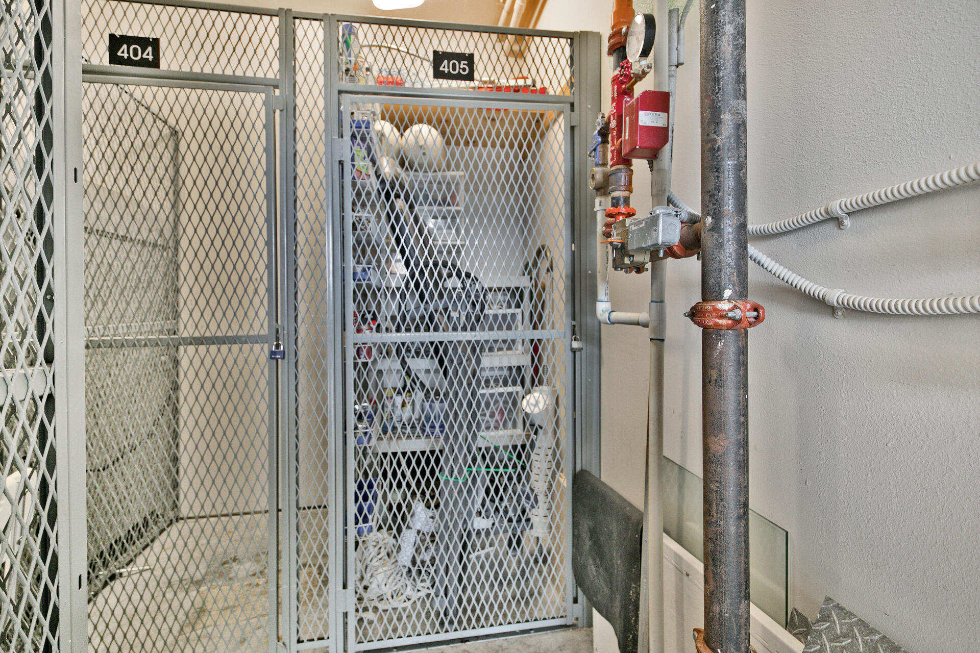 SIDES MORENO POINT WEST - Residential