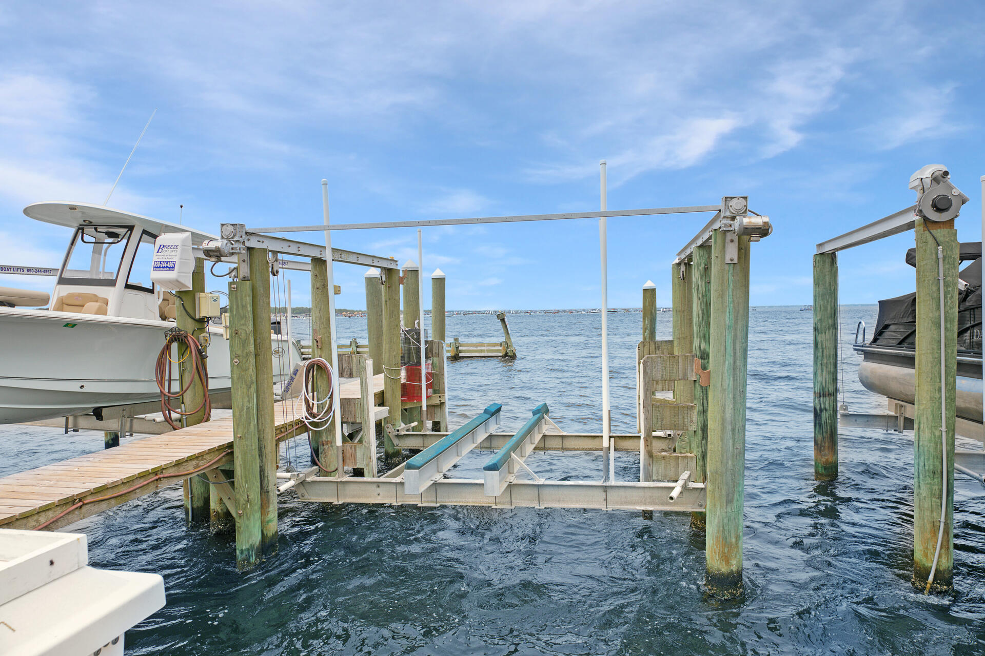 SIDES MORENO POINT WEST - Residential