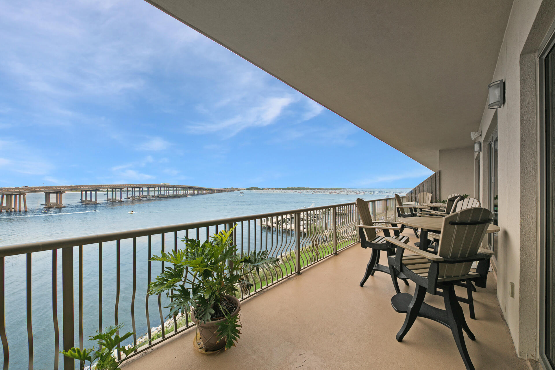 SIDES MORENO POINT WEST - Residential