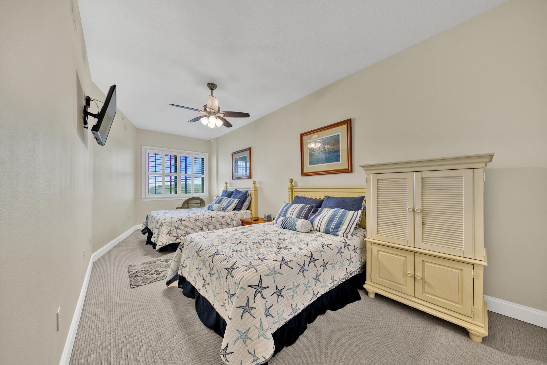 SIDES MORENO POINT WEST - Residential