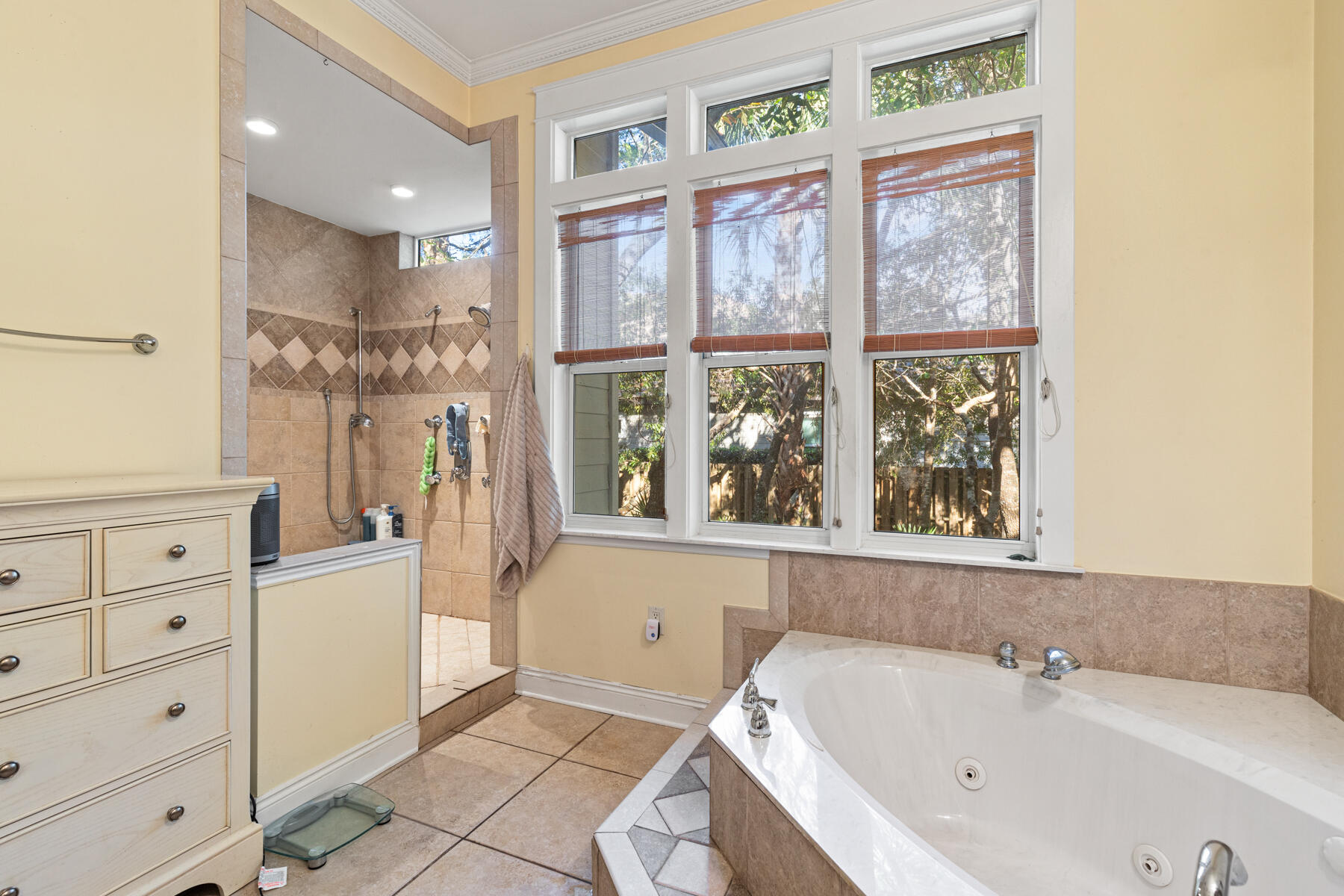 BOTANY BAYOU - Residential