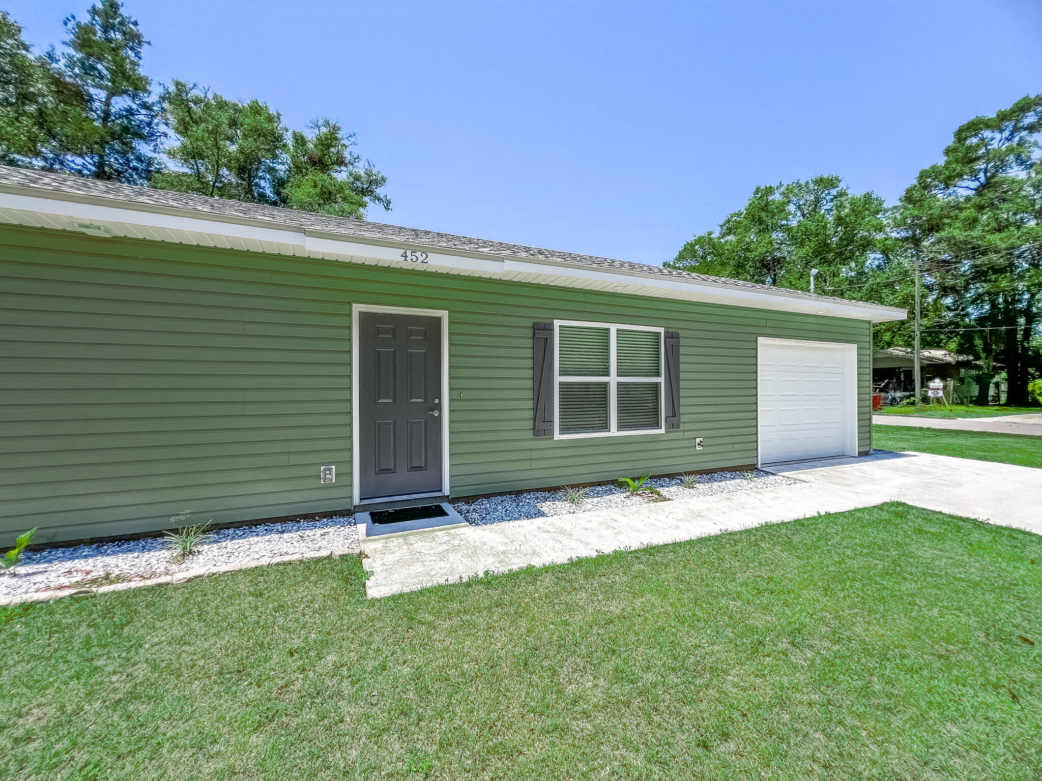 CRESTVIEW - Residential