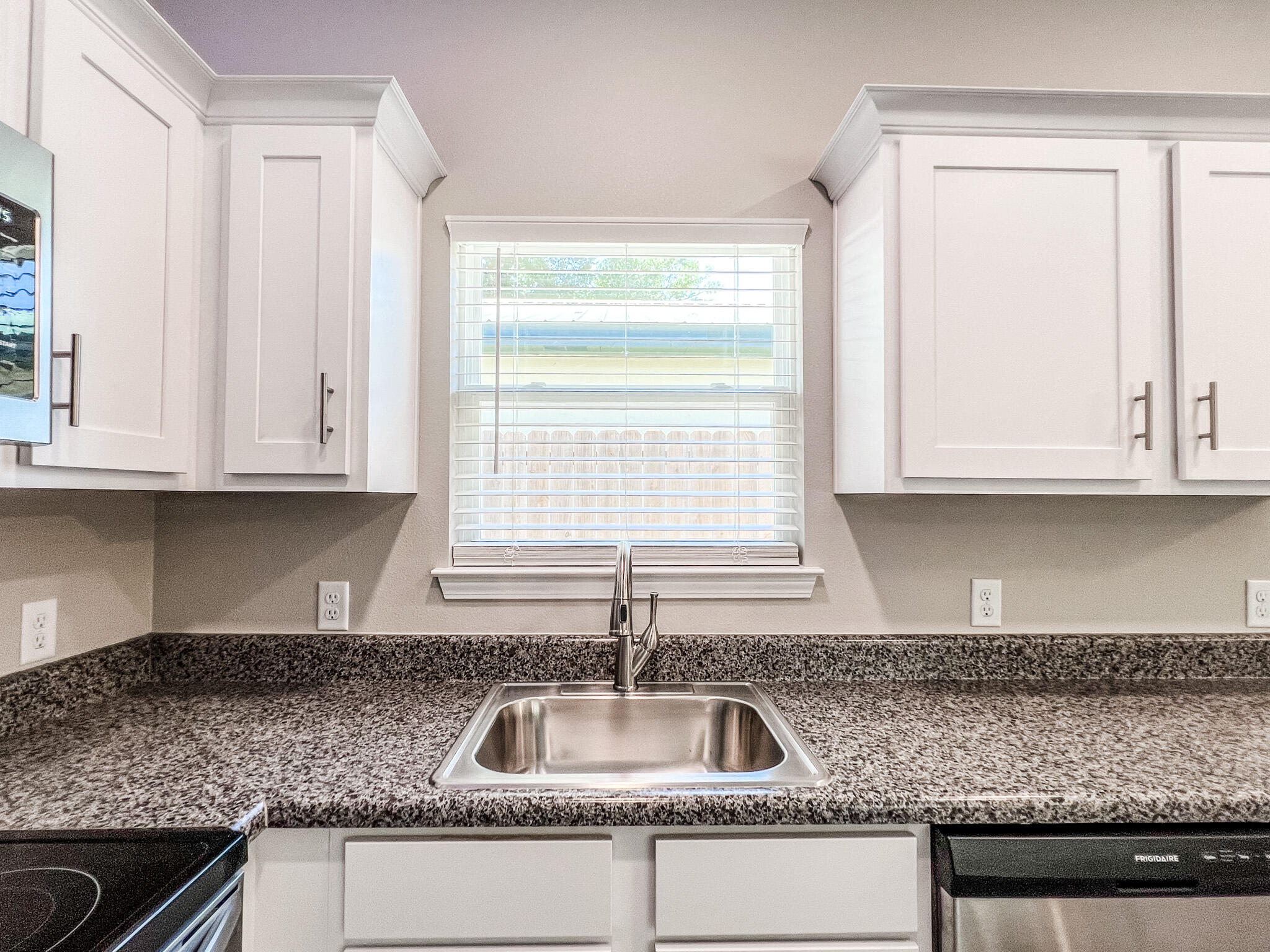 CRESTVIEW - Residential