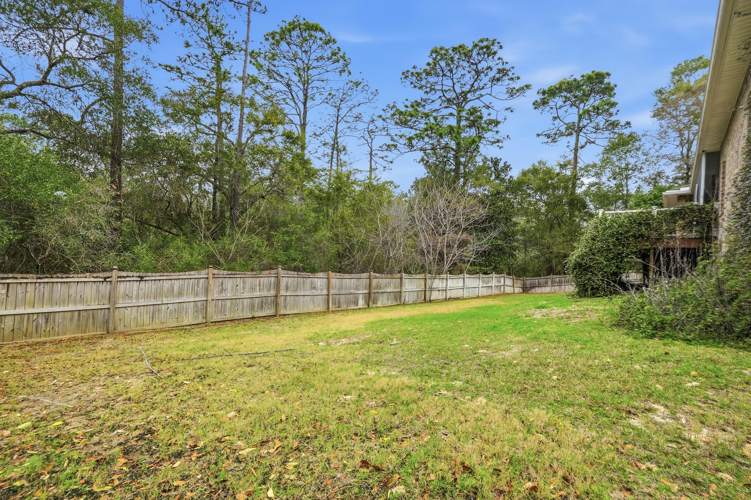 ROCKY BAYOU COUNTRY CLUB ESTATES 11 - Residential