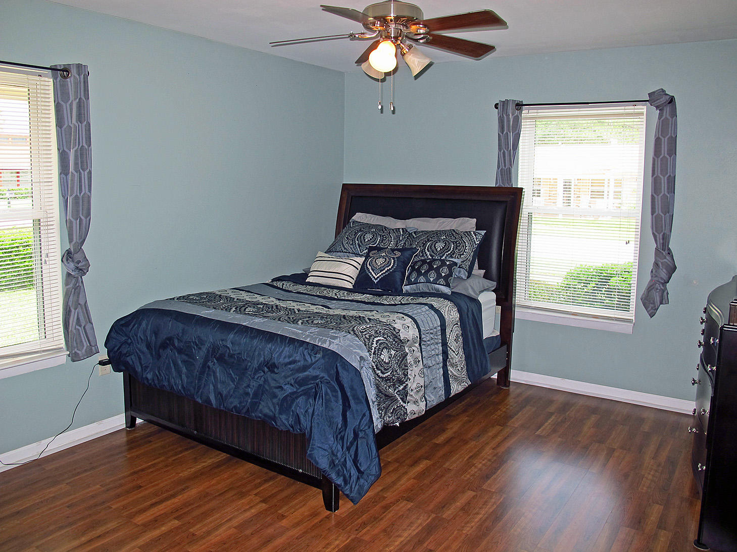 PINE MEADOWS - Residential