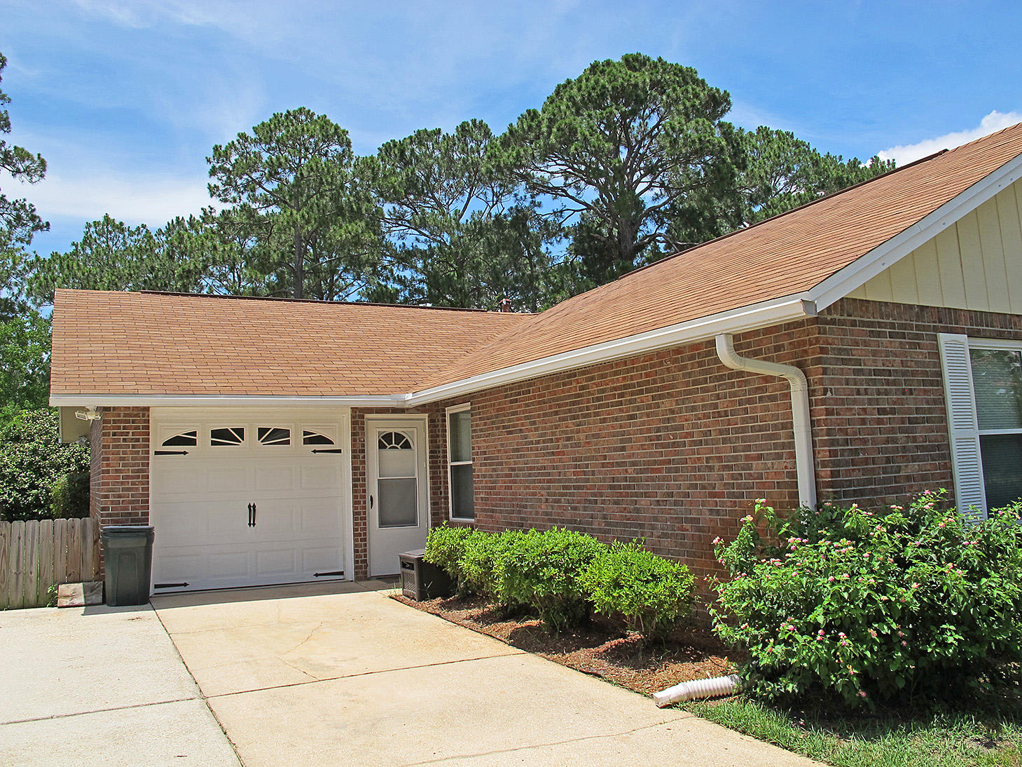 PINE MEADOWS - Residential