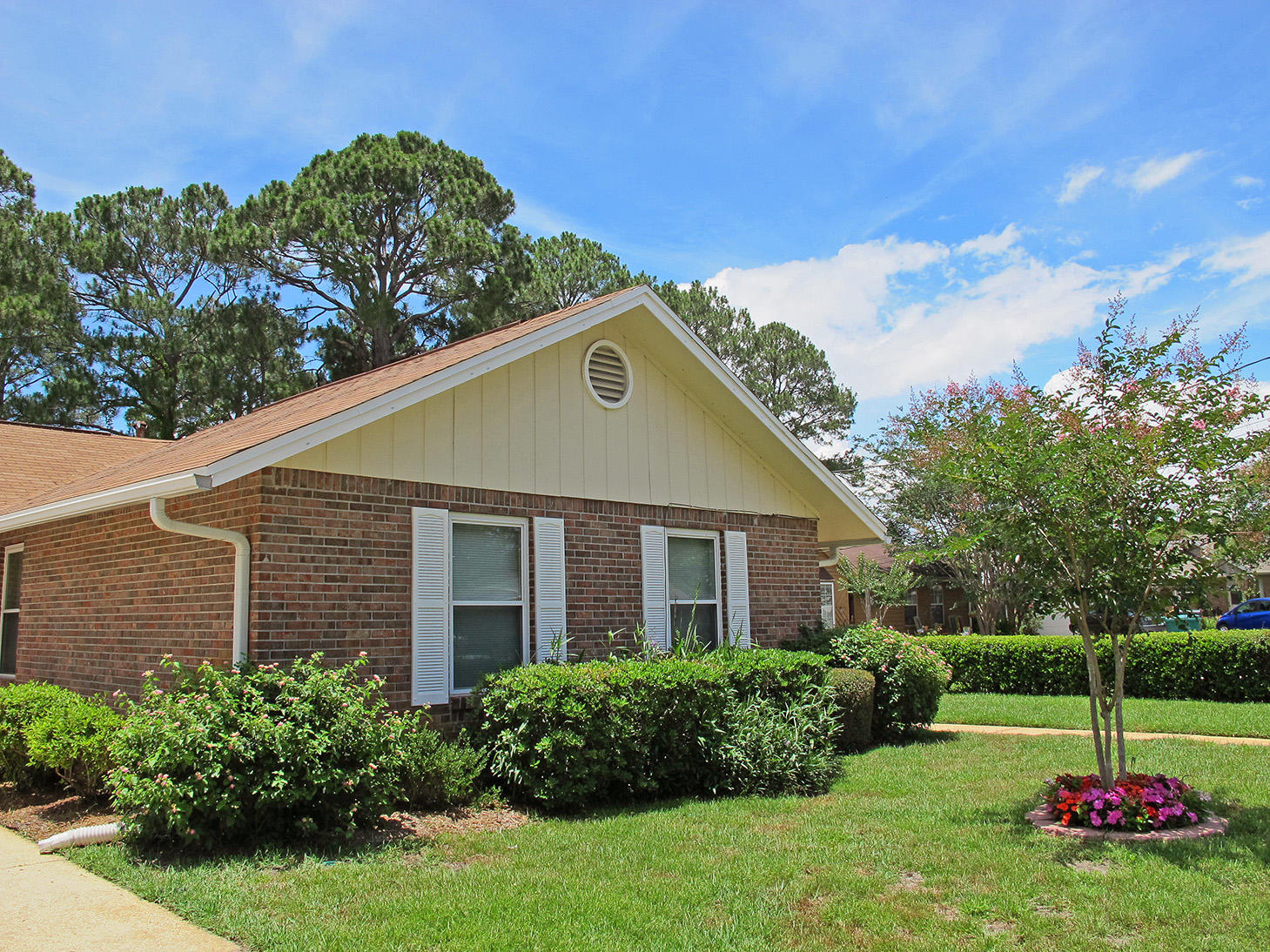 PINE MEADOWS - Residential