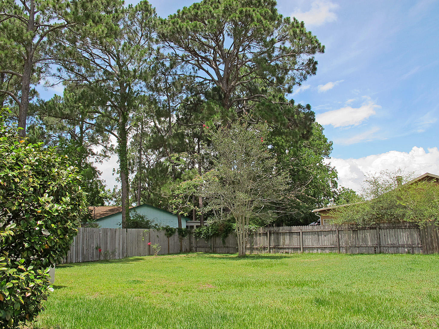 PINE MEADOWS - Residential