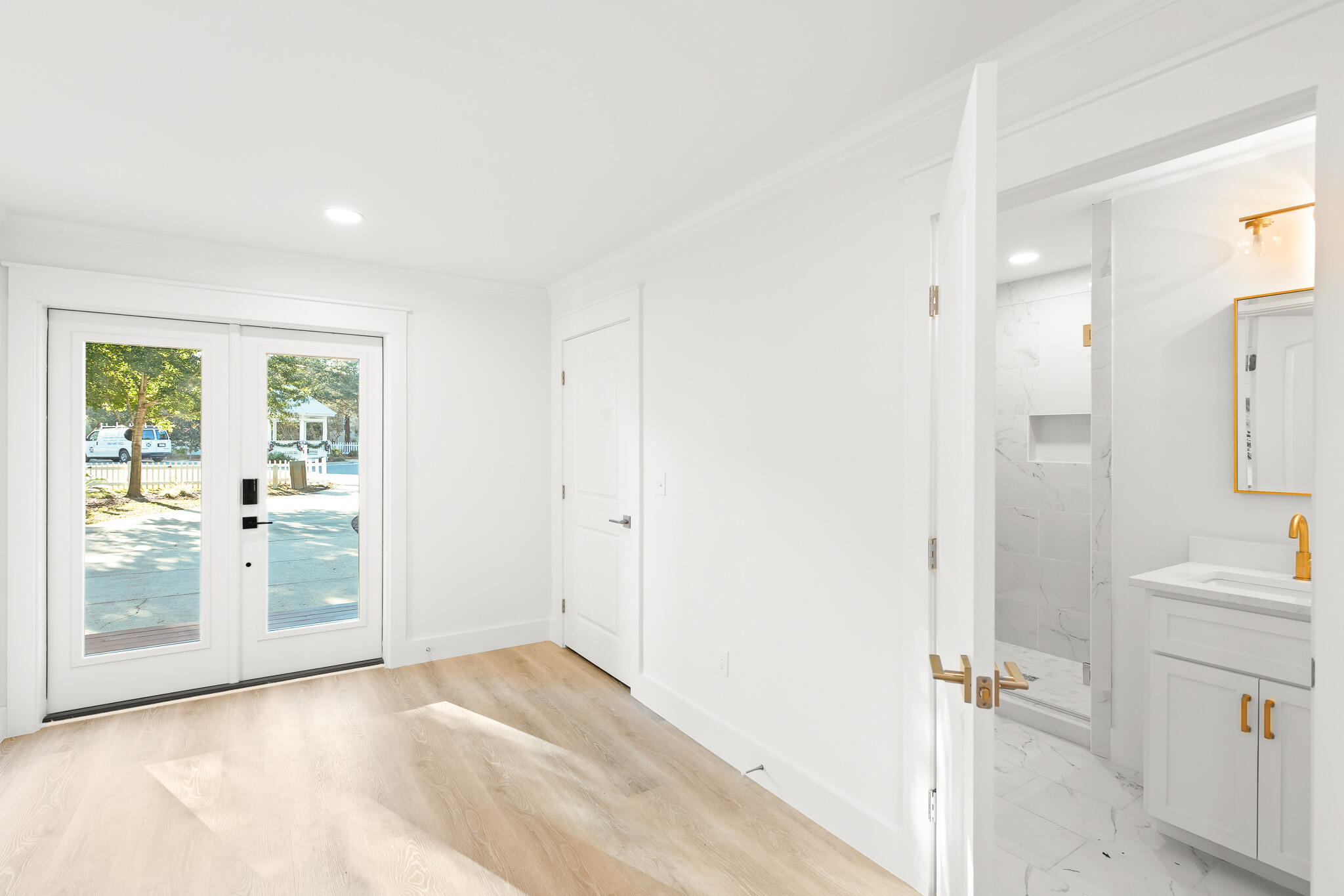 SEABREEZE - Residential