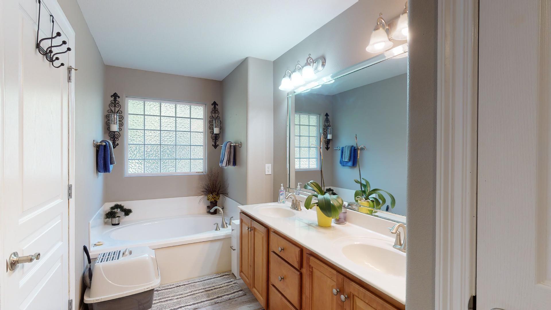 LIGHTHOUSE POINTE - Residential