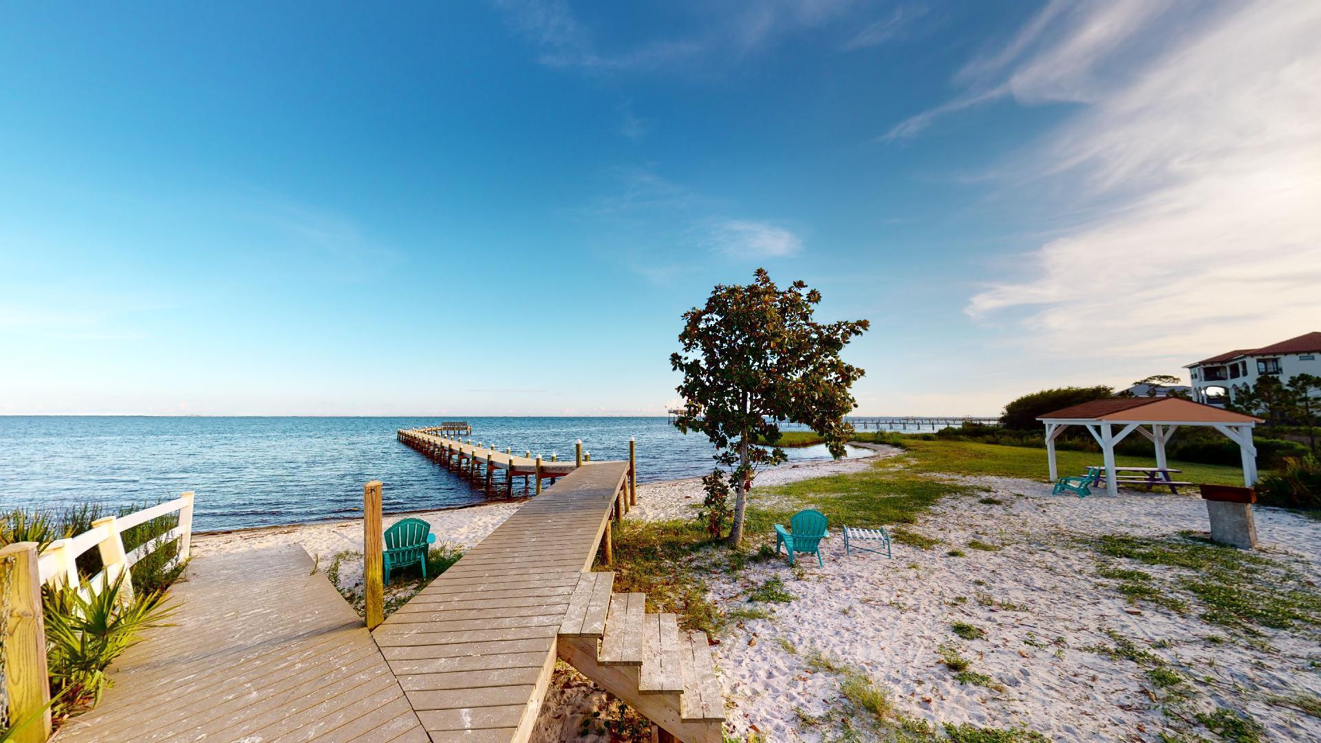 LIGHTHOUSE POINTE - Residential