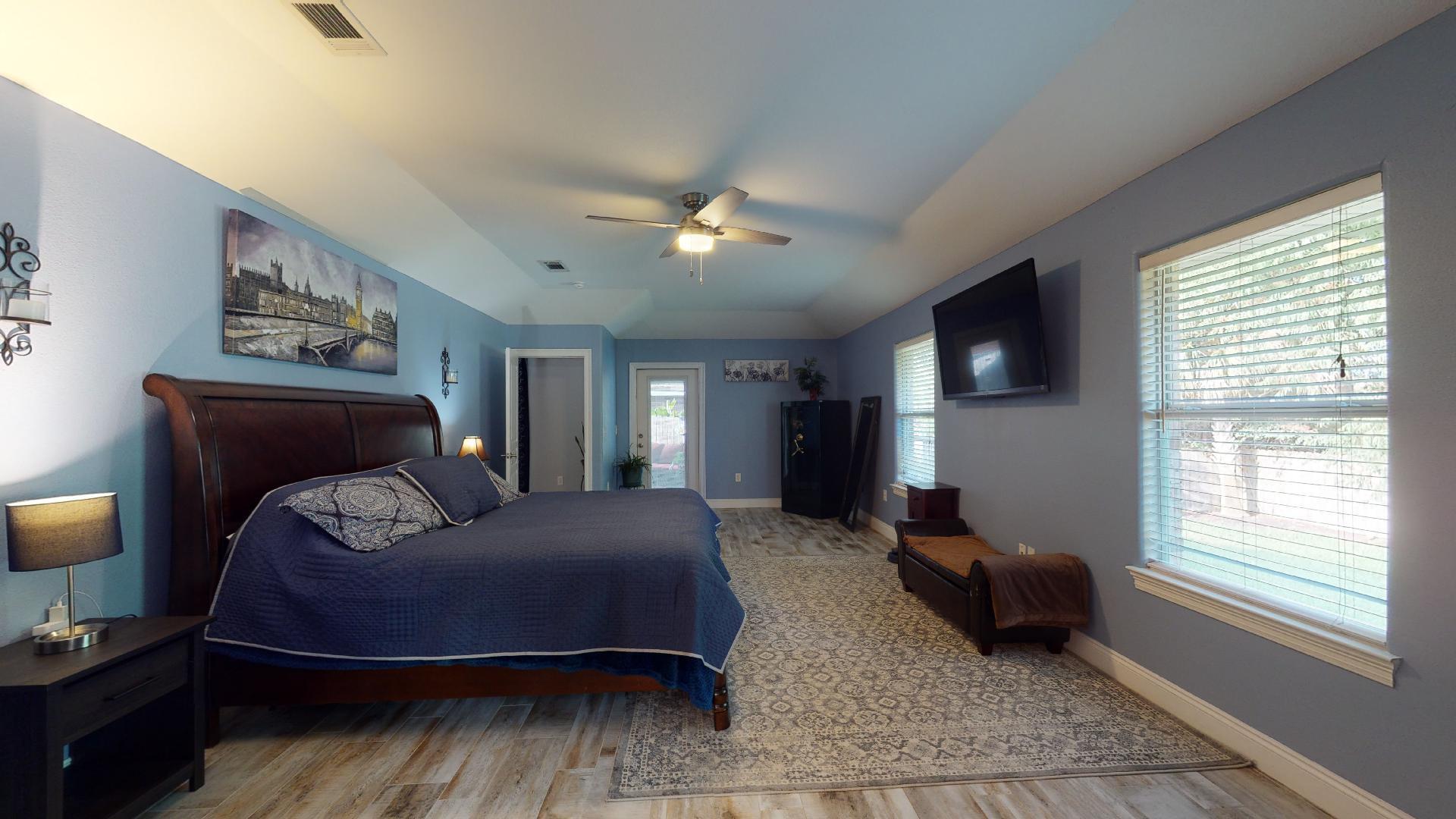 LIGHTHOUSE POINTE - Residential