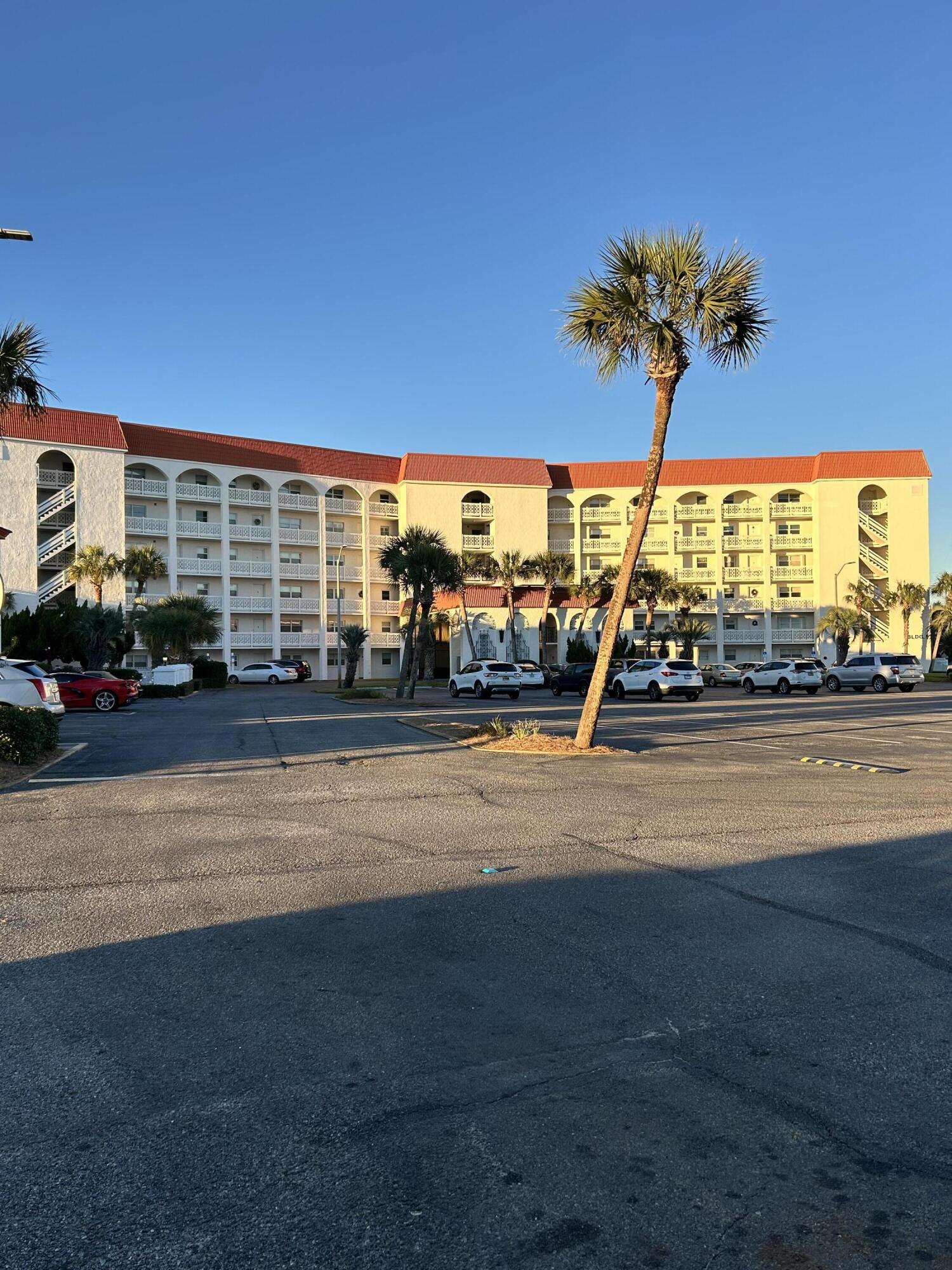 EL MATADOR CONDO - Residential