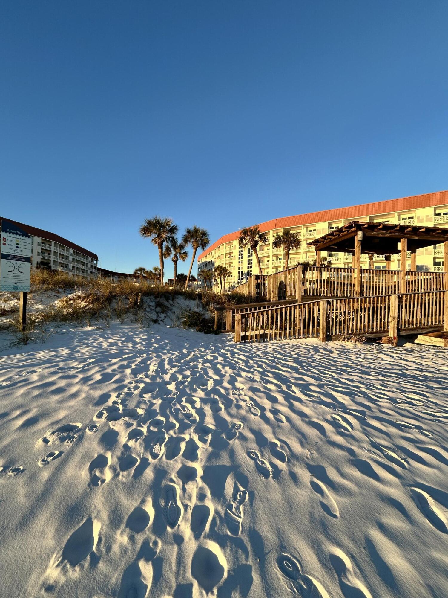 EL MATADOR CONDO - Residential