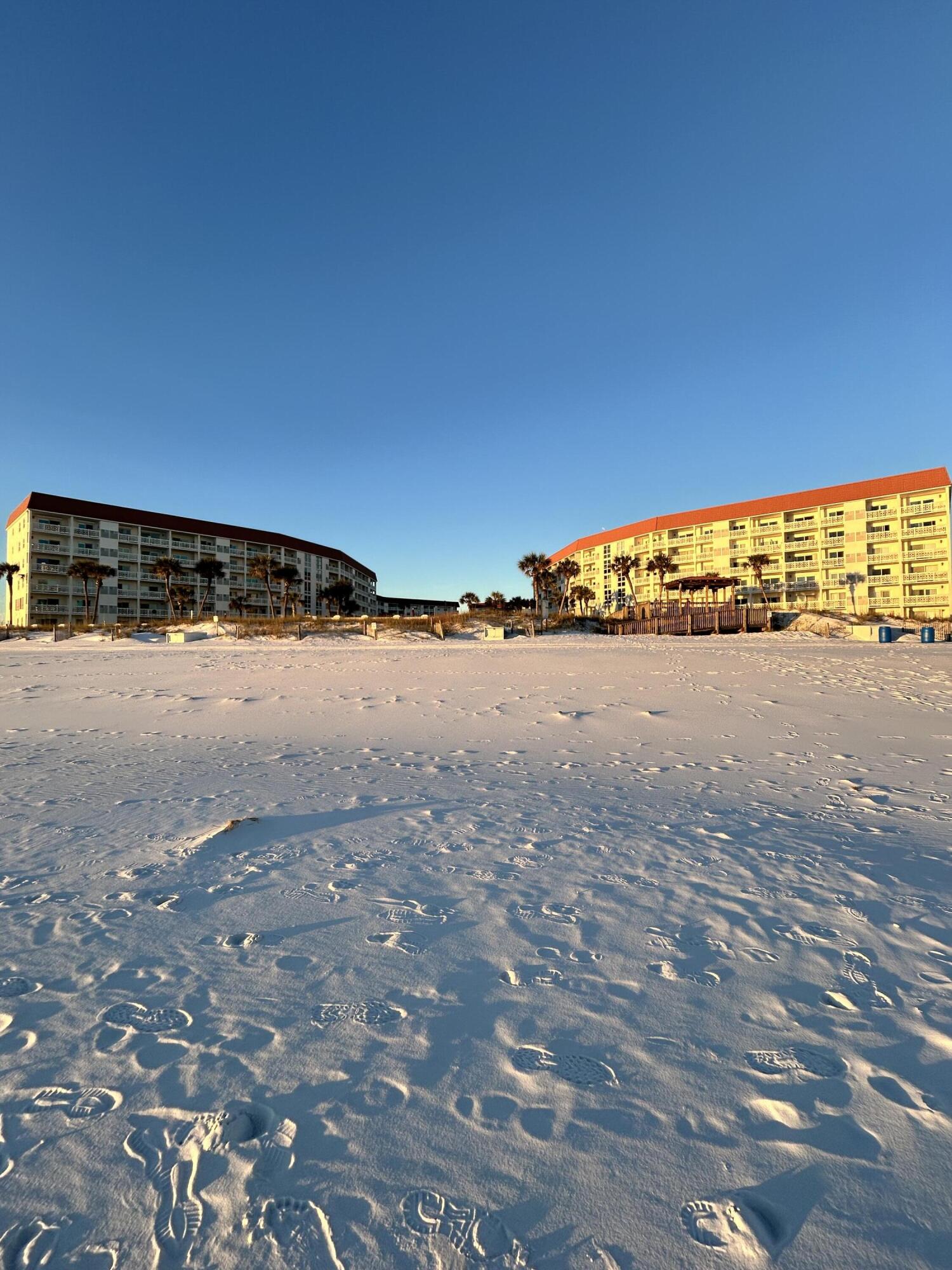 EL MATADOR CONDO - Residential