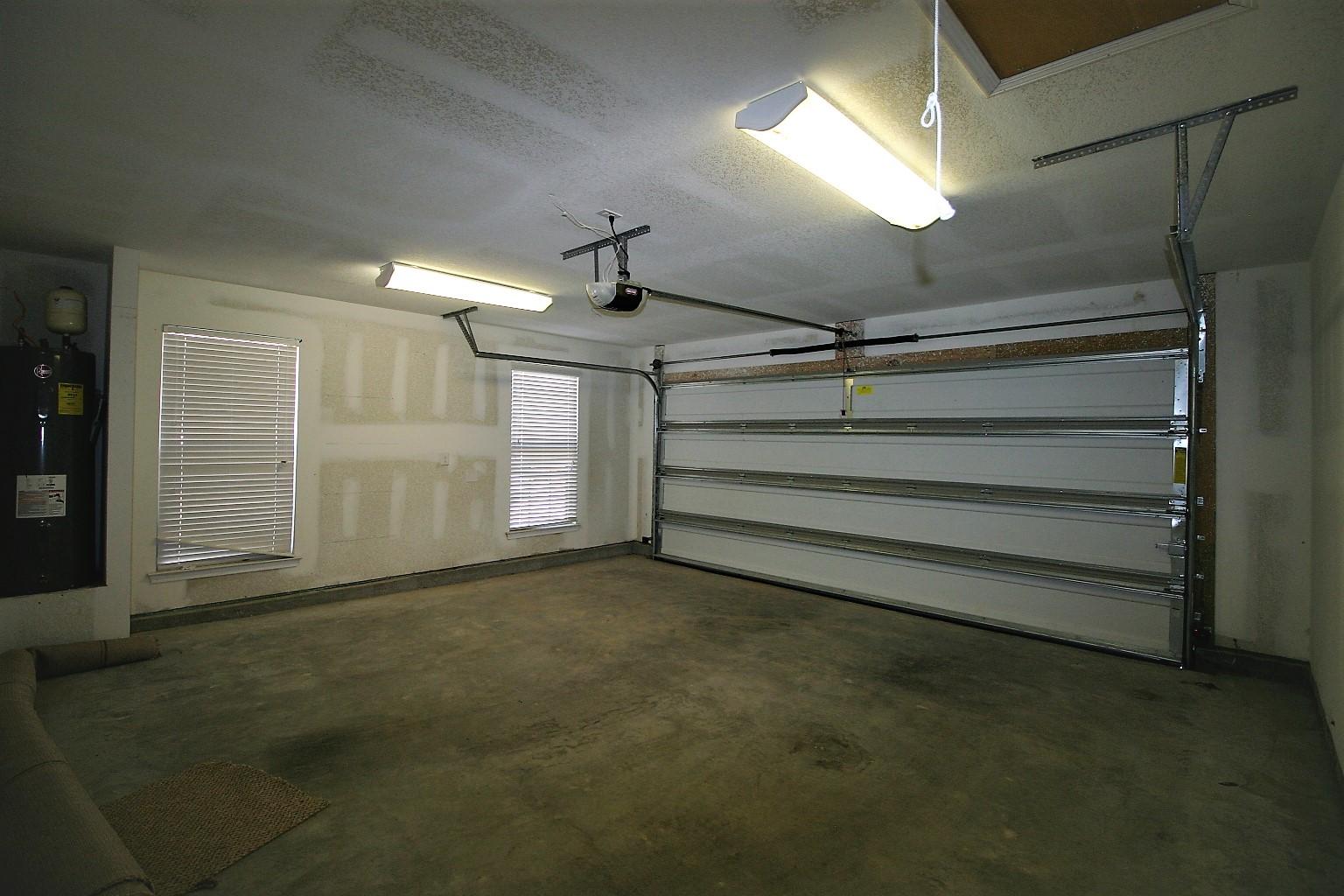 YELLOW RIVER PLANTATION - Residential Lease