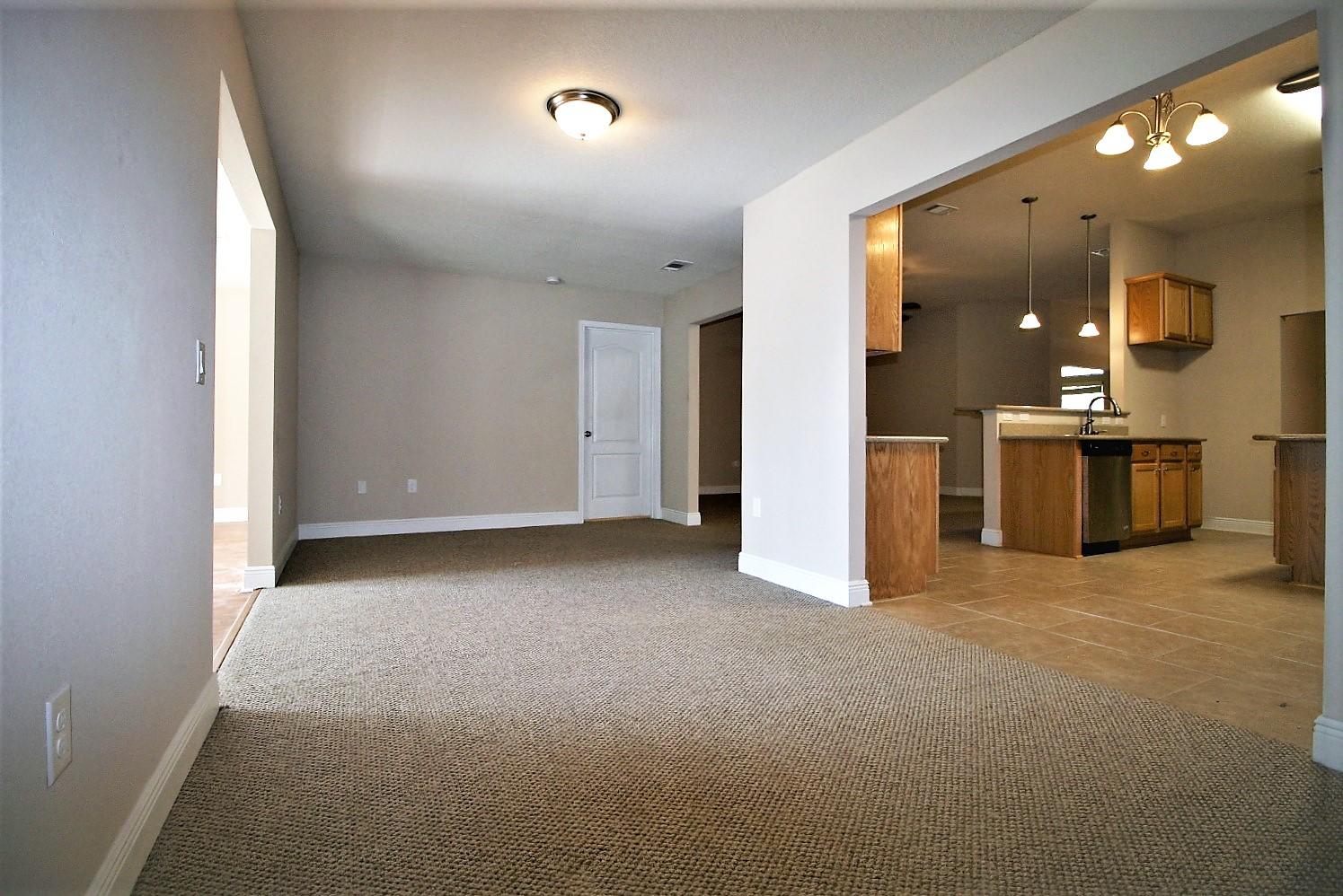 YELLOW RIVER PLANTATION - Residential Lease