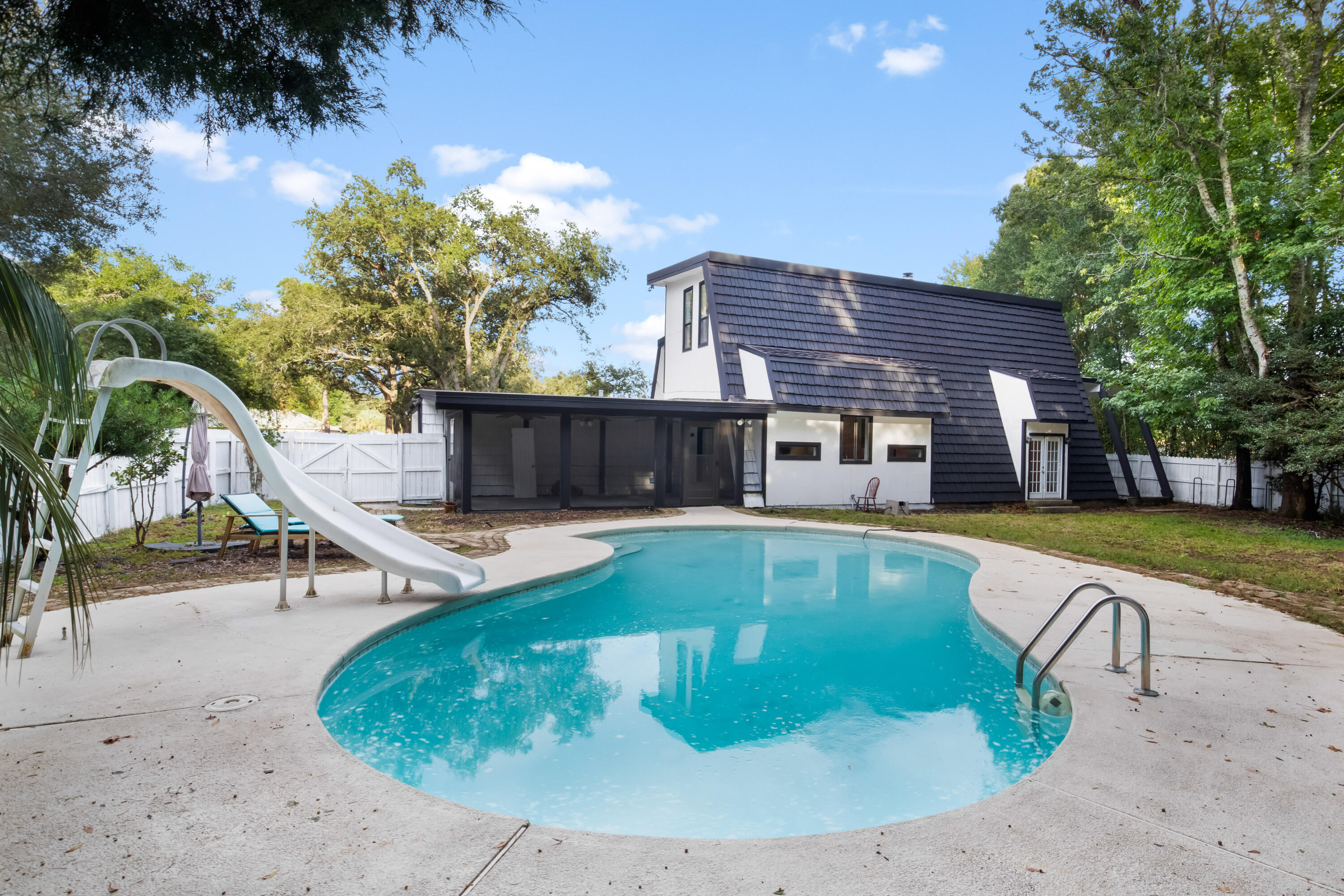 MAR-MAR ESTATES - Residential