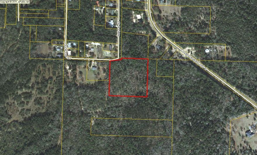 5 acre parcel located inside DeFuniak Springs City Limits! Great spot to build your dream home. City water and sewer available. All measurements must be verified by buyer.