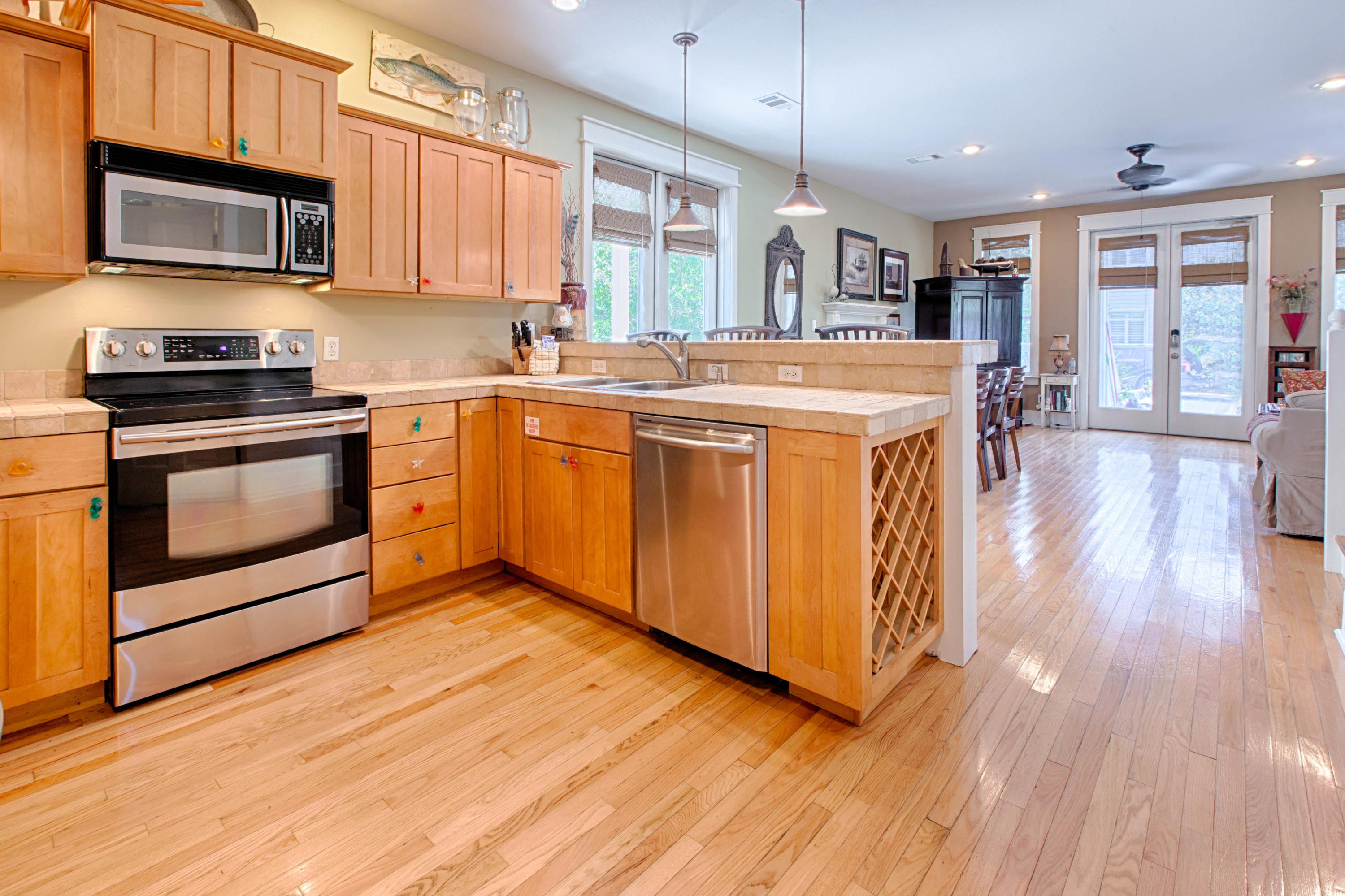 SUMMER'S EDGE - Residential