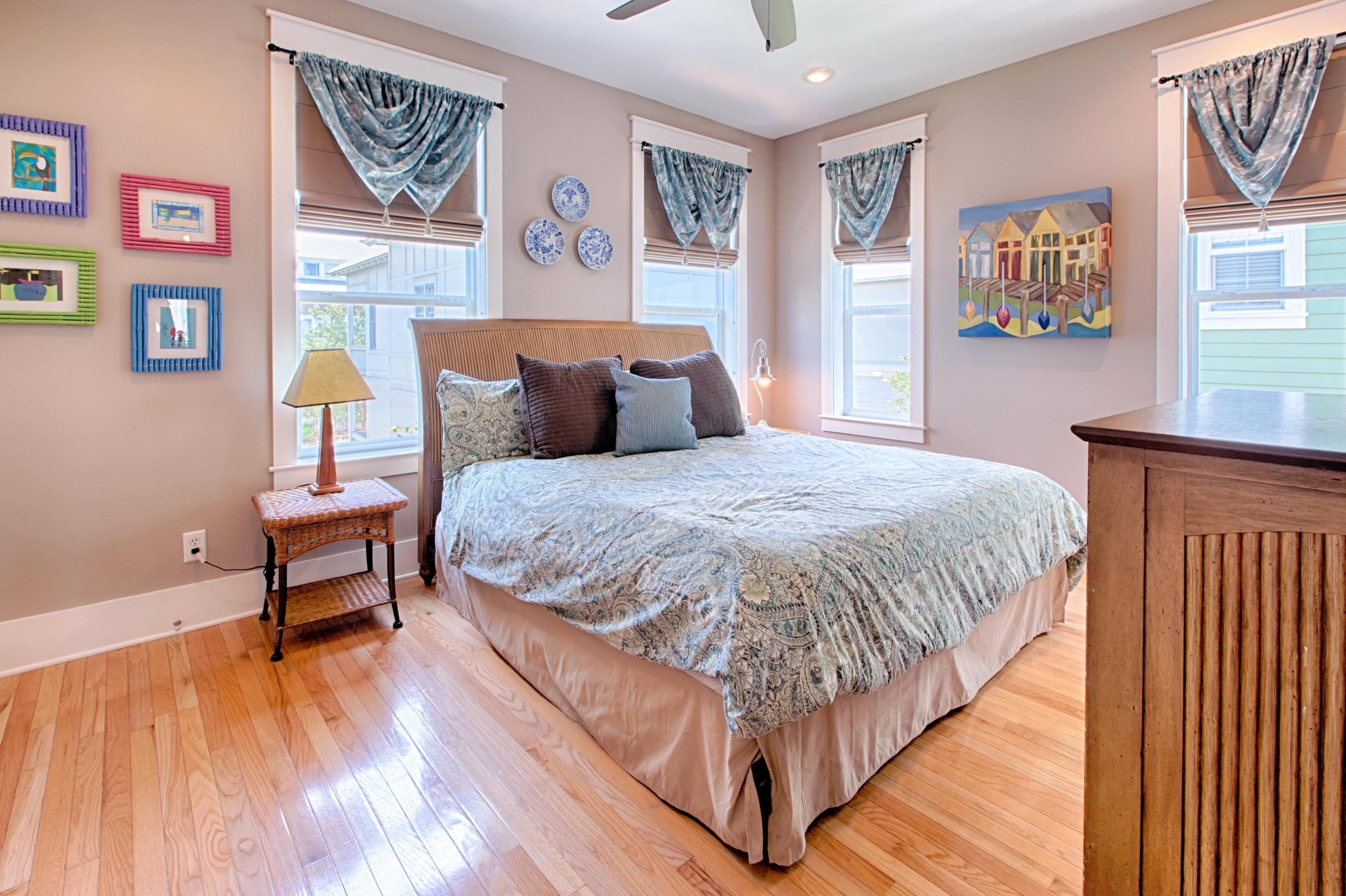 SUMMER'S EDGE - Residential