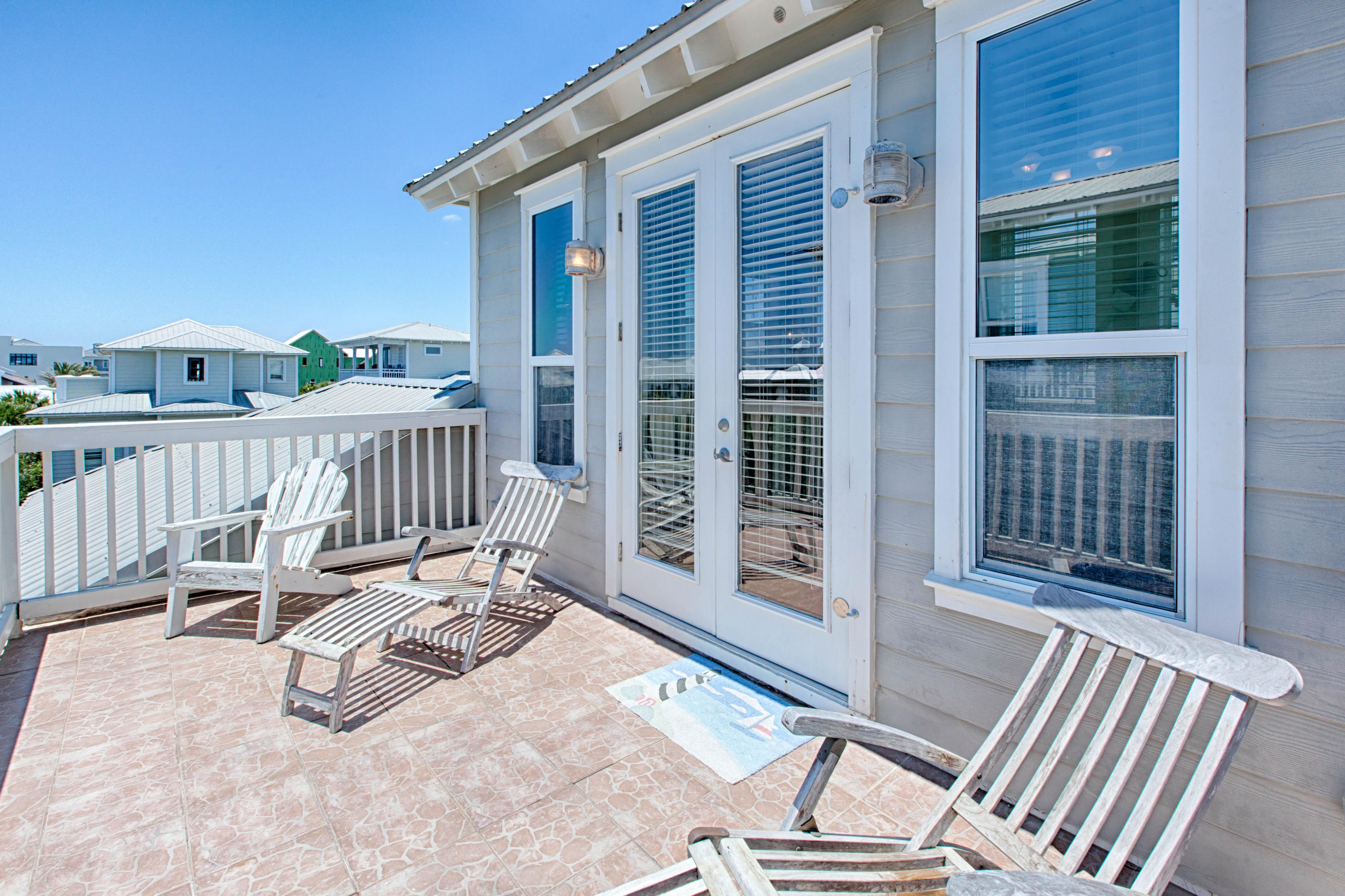 SUMMER'S EDGE - Residential