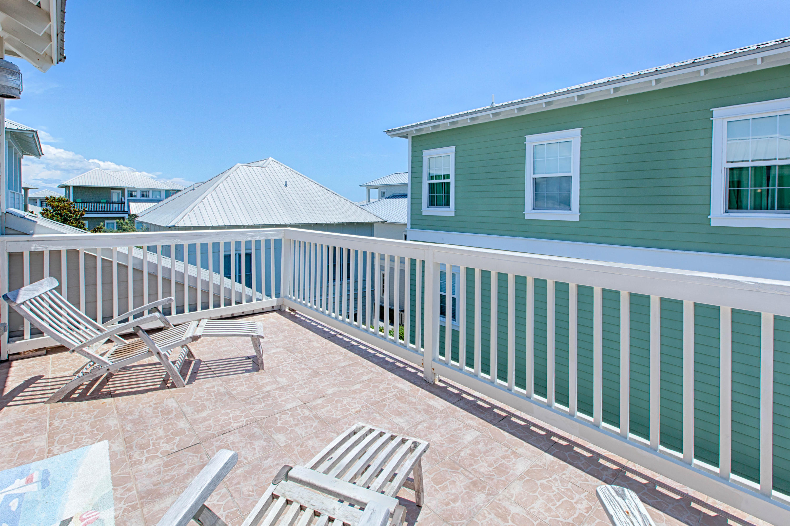 SUMMER'S EDGE - Residential