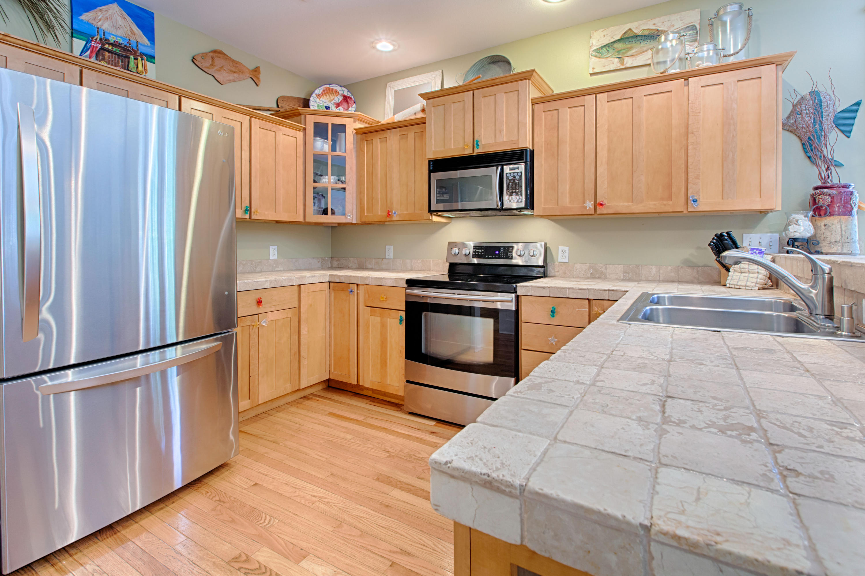 SUMMER'S EDGE - Residential