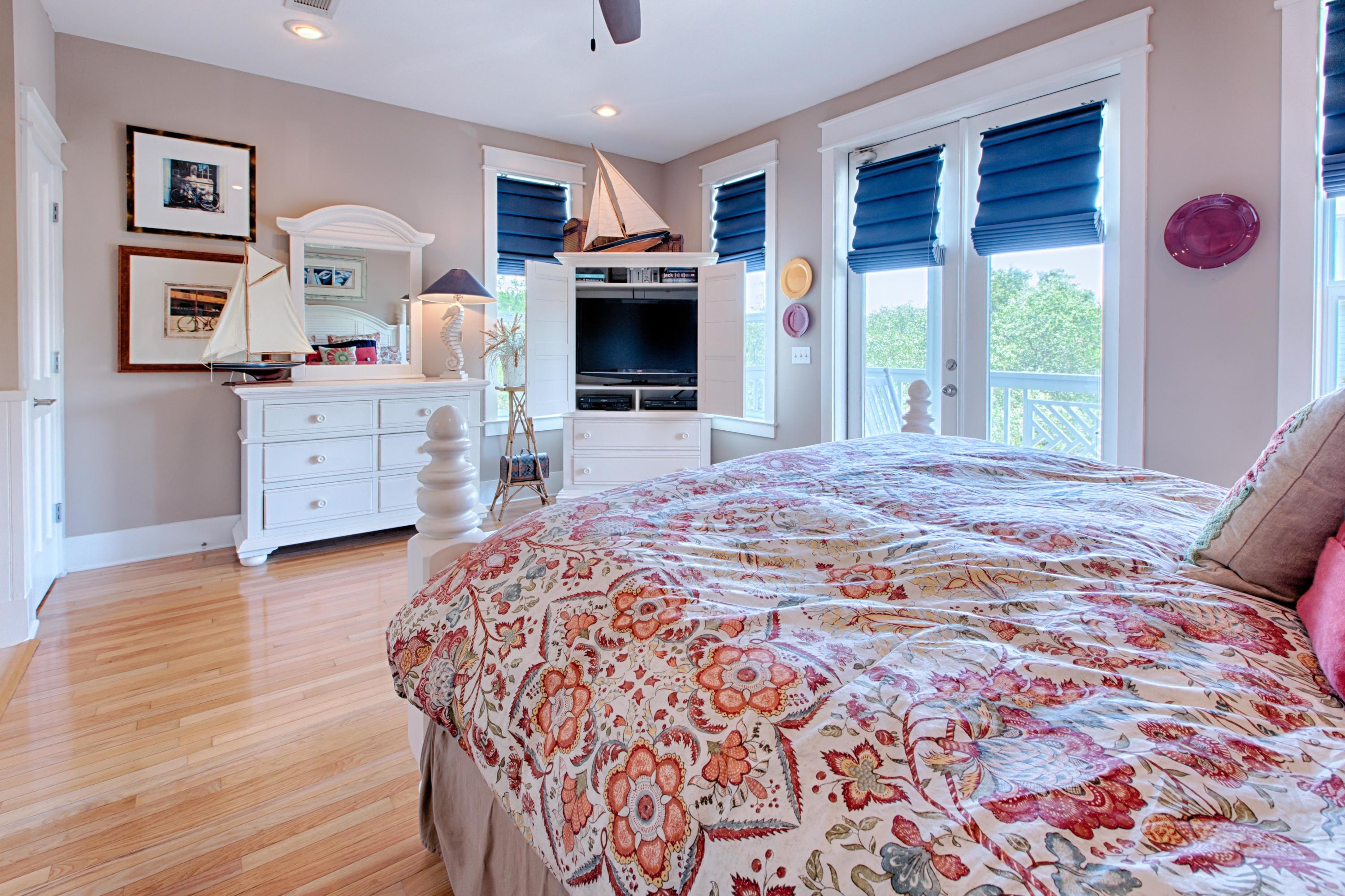 SUMMER'S EDGE - Residential