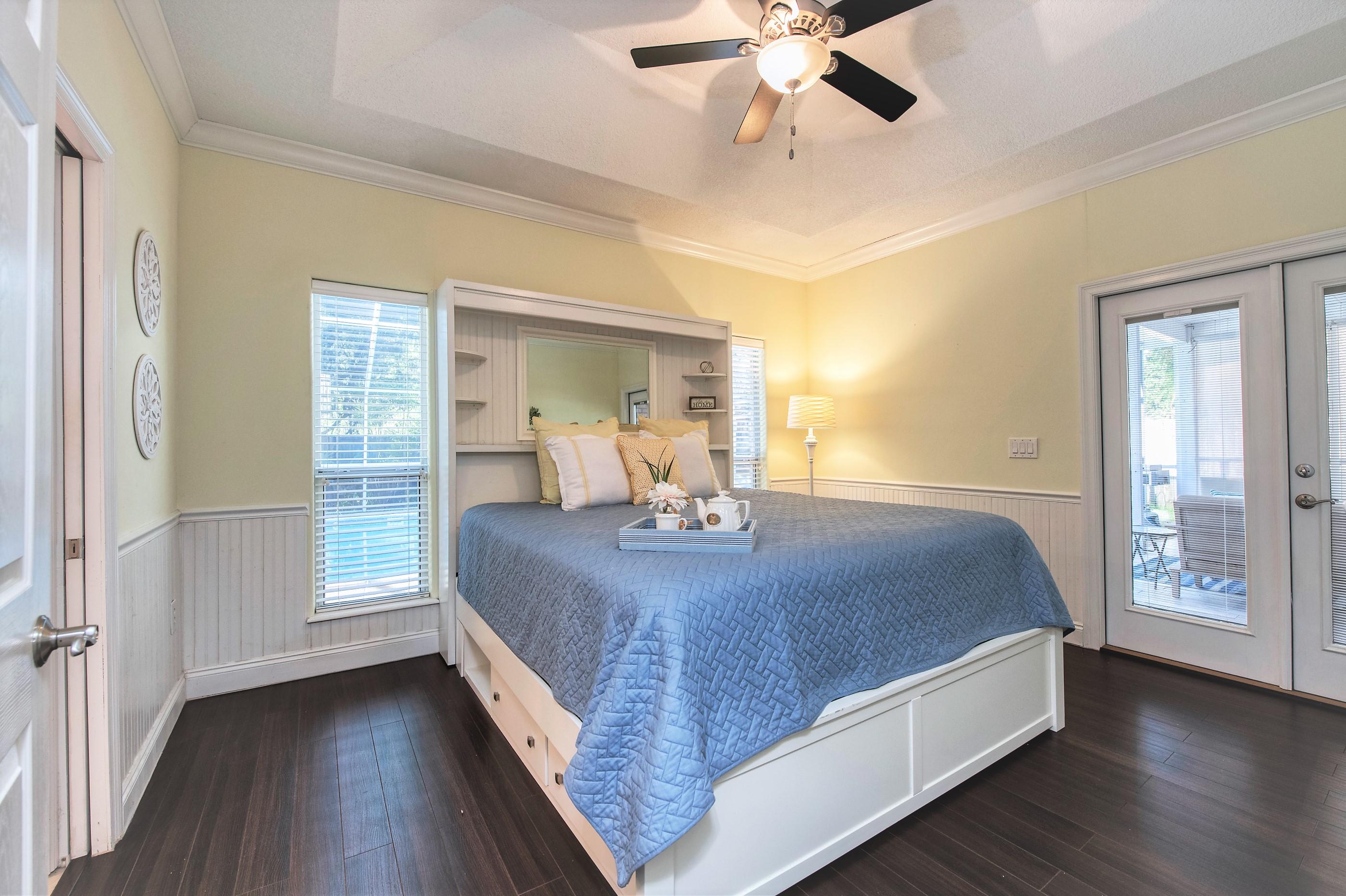 BISCAYNE POINTE - Residential