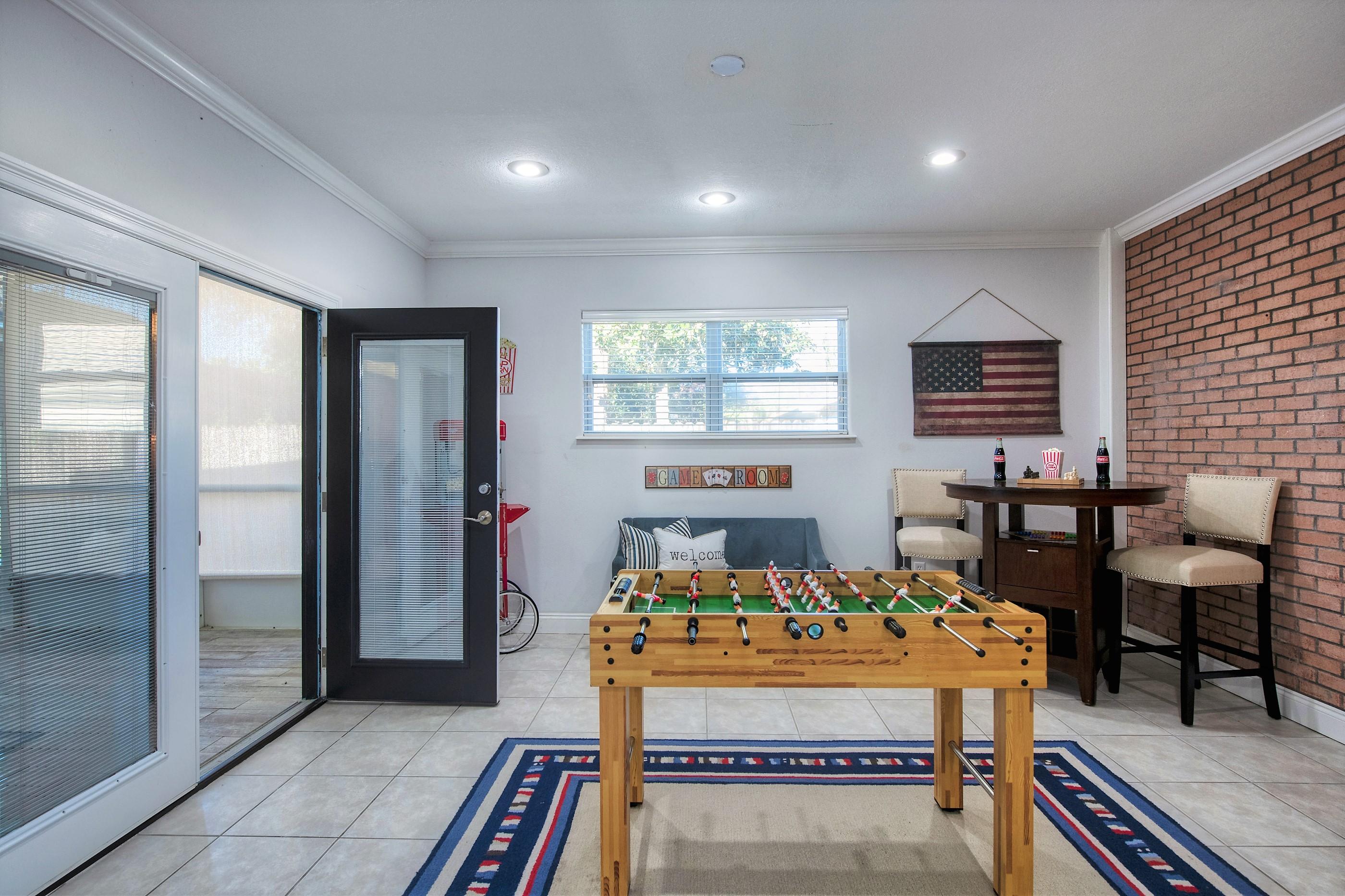 BISCAYNE POINTE - Residential